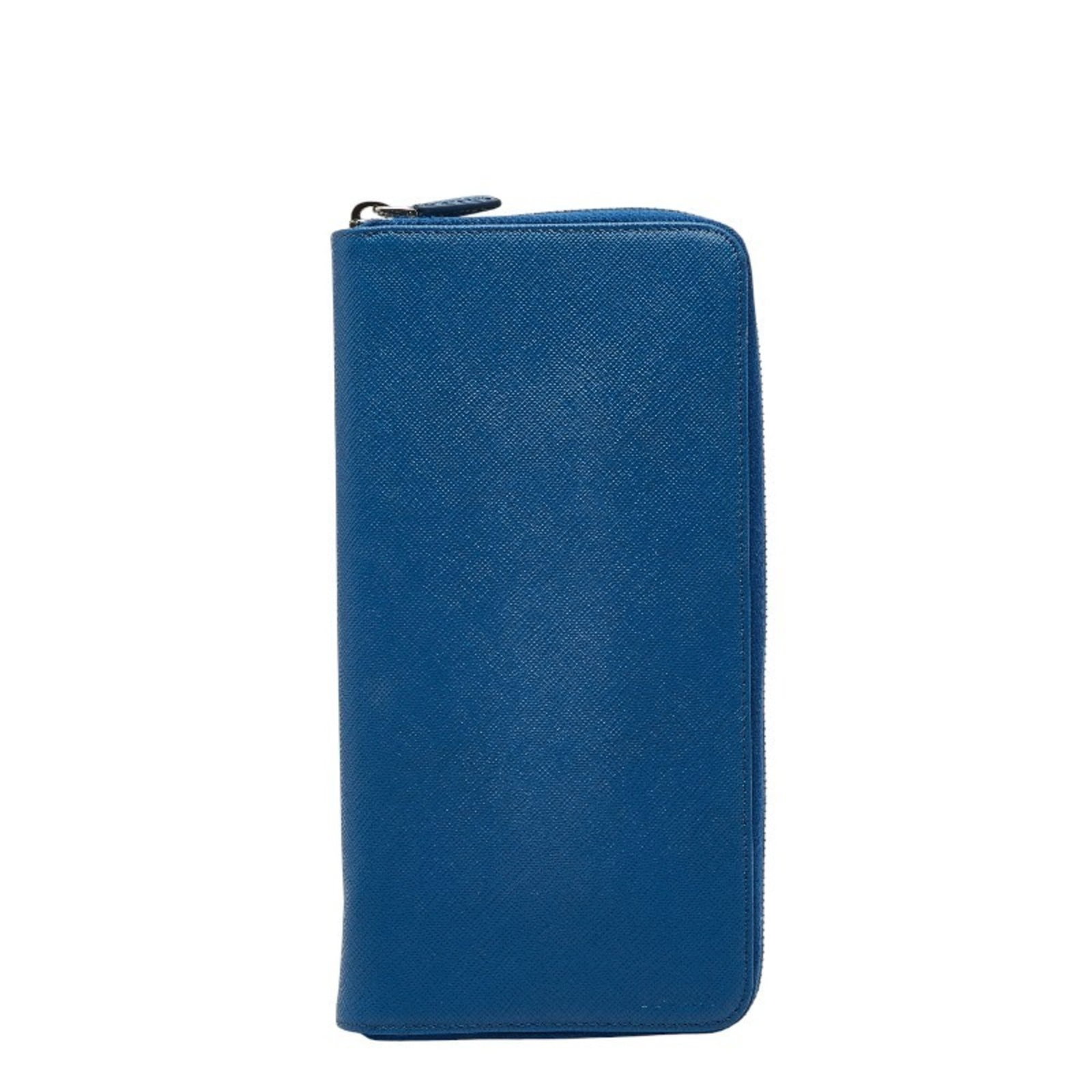 Prada Long Wallet (Bi-Fold) Leather: Prada Long Wallet (Bi-Fold) Leather Saffiano leather provides durability and sophistication to this Prada long wallet, featuring a bi-fold design. Traces of usage are visible, with scratches and dirt 