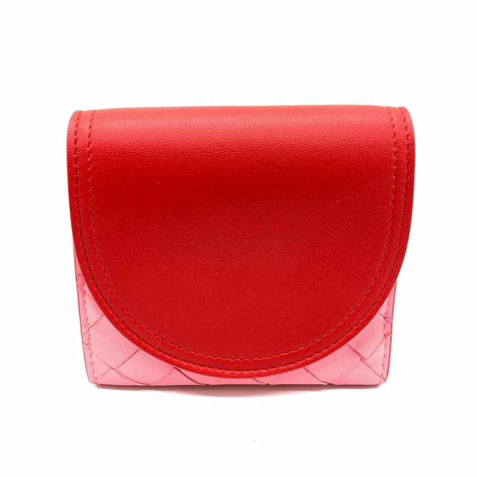 Bottega Veneta Wallet (Bi-Fold) Leather: Bottega Veneta Wallet (Bi-Fold) Leather The Bottega Veneta wallet boasts a chic bi-fold design in a vibrant pink hue. Made from high-quality leather, its classic style and subtle color make it a timel
