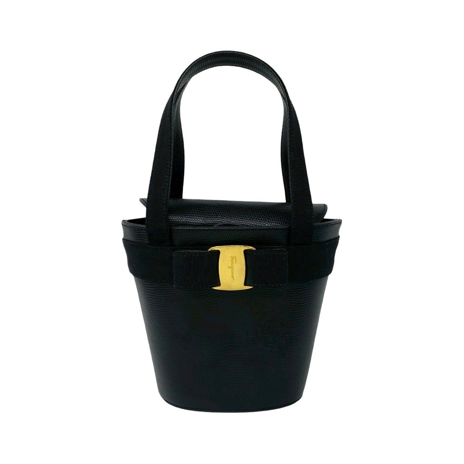 Salvatore Ferragamo Handbag Leather: Salvatore Ferragamo Handbag Leather This Salvatore Ferragamo handbag features high-quality black leather with a classic design. The bag has some minor signs of usage, including scratches and dirt, but