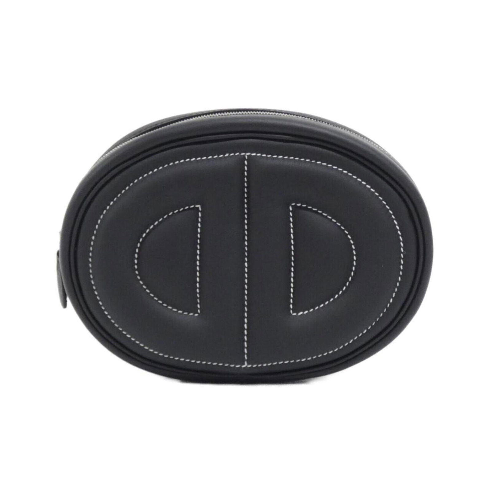 Hermes Shoulder Bag Swift Leather: Hermes Shoulder Bag Swift Leather Swift Leather shoulder bag from Hermes in black, with a compact 13cm x 20cm x 4cm size. The bag features a few traces of usage and some minor scratches/dirt, but over