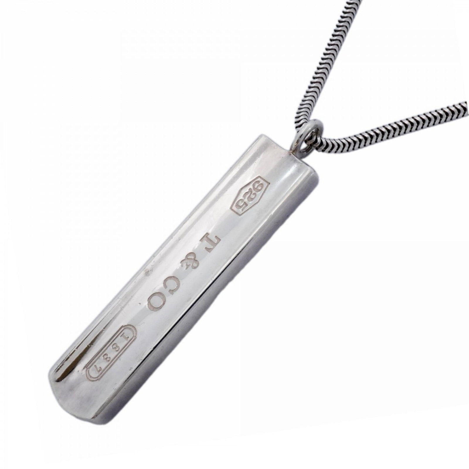 Tiffany & Co. Narrow Bar Necklace Sterling Silver 925 Women'S: Tiffany & Co. Narrow Bar Necklace Sterling Silver 925 Women'S Sterling silver necklace from Tiffany & Co. features a narrow bar design, available in women's sizes. The 925 mark indicates high-quality 