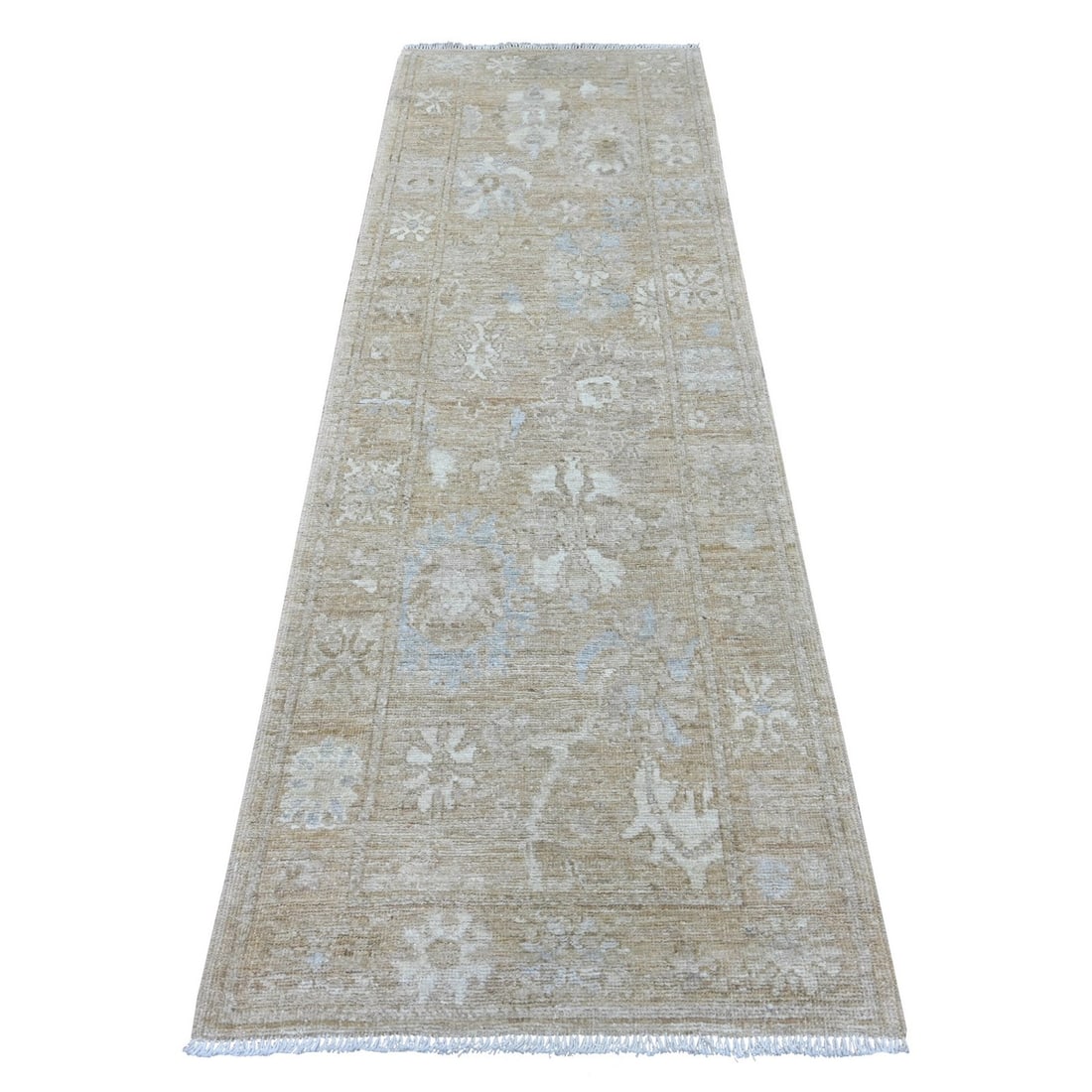 Angora Oushak rug hand knotted wool 2'8"x8'3" brown leaf design: Angora Oushak rug hand knotted wool 2'8"x8'3" brown leaf design The Oushak rug boasts a stunning brown leaf design hand-knotted in wool, creating a unique and intricate floral pattern. Made from high-