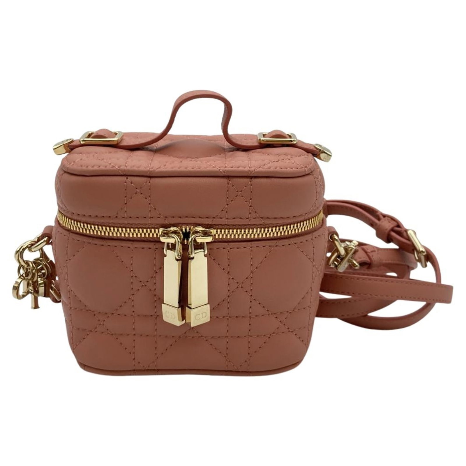 Christian Dior Shoulder Bag Vanity Bag Leather: Christian Dior Shoulder Bag Vanity Bag Leather This Christian Dior Shoulder Bag Vanity Bag Leather features a striking pink leather exterior with a few traces of usage and minor scratches. The bag mea