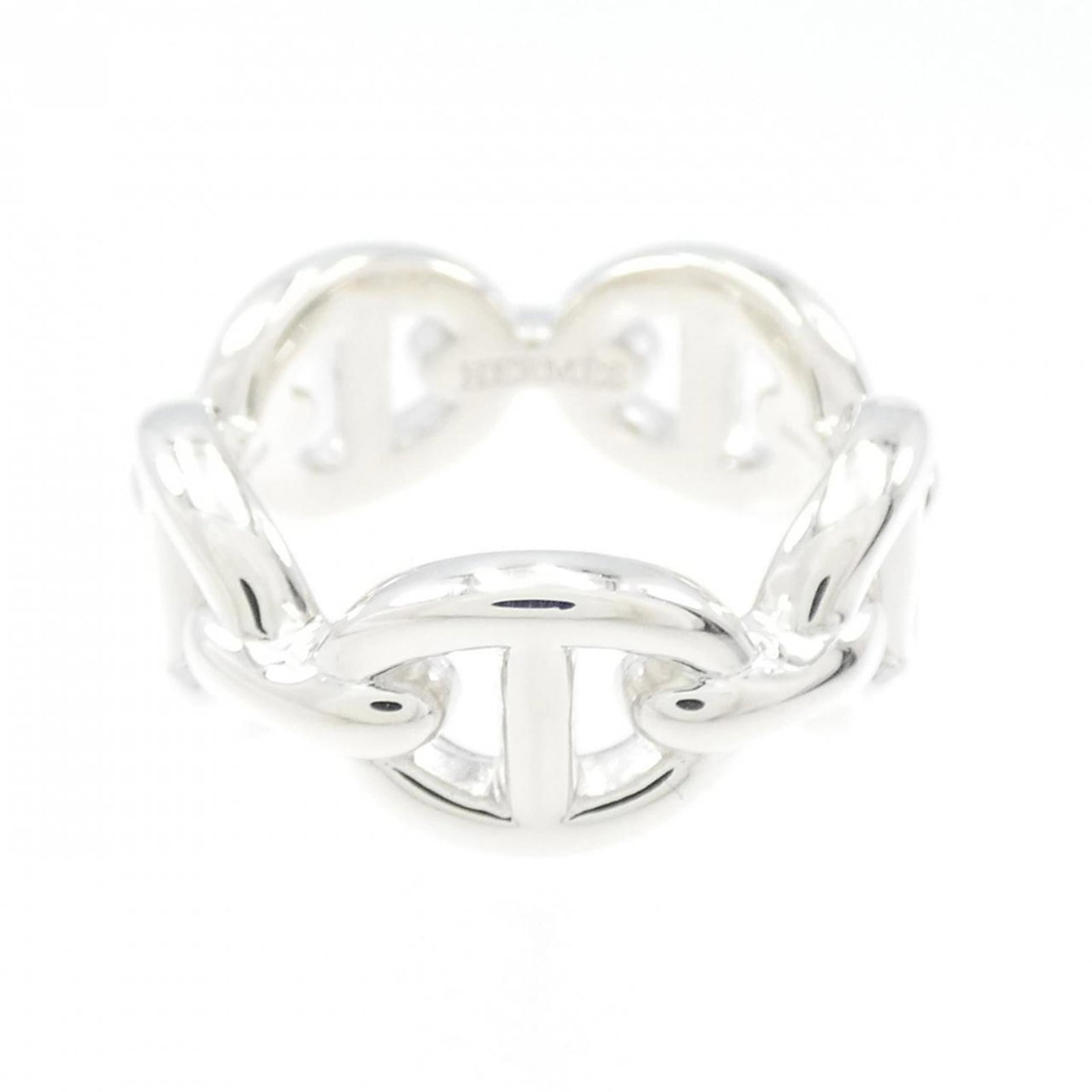 Hermes Band Ring Silver 925: Hermes Band Ring Silver 925 Silver 925 band ring from Hermes features a sleek design. Made with high-quality silver, this ring has been carefully crafted to provide a touch of elegance. In excellent c