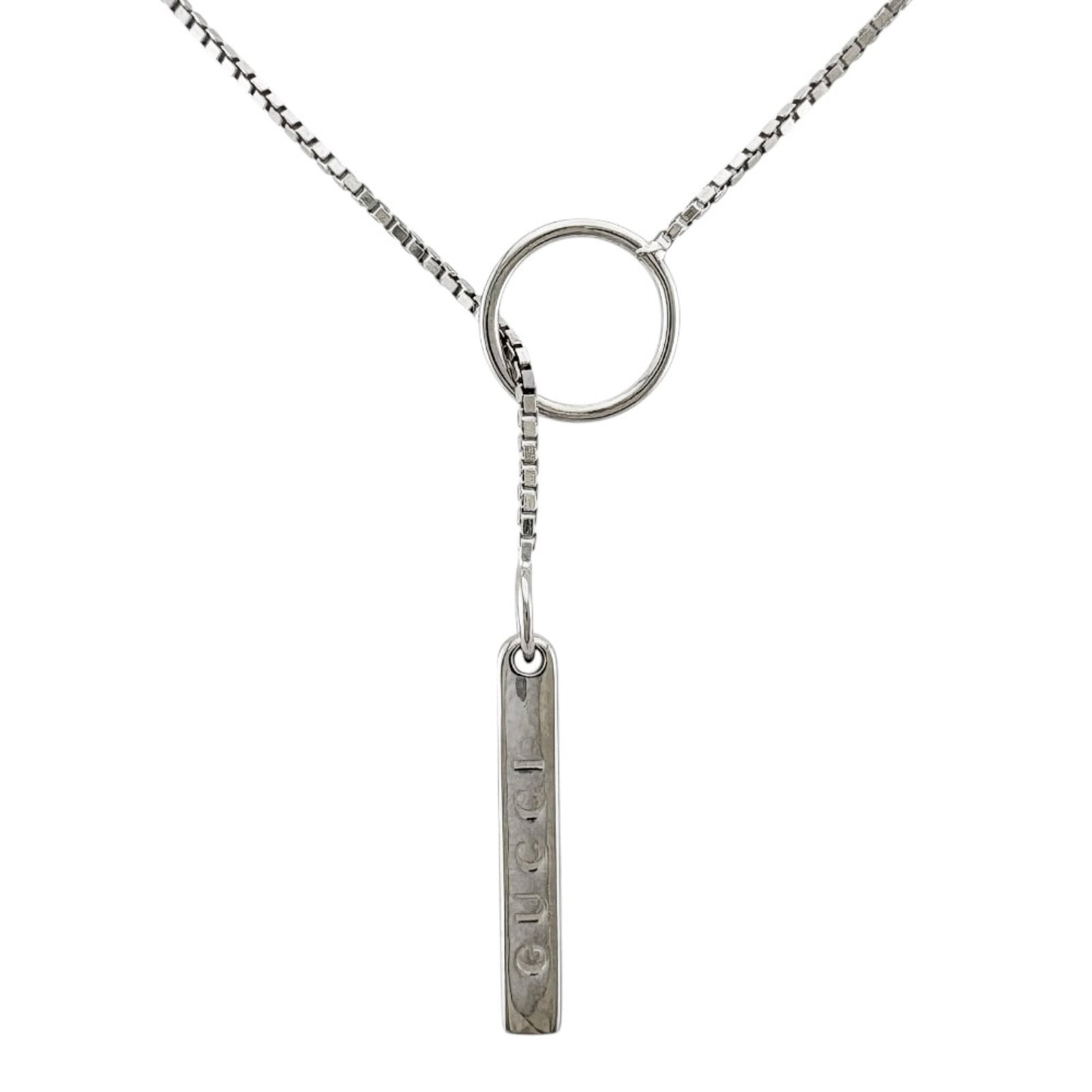 Gucci Lariat Necklace 18K Gold Women'S Pre-Owned: Gucci Lariat Necklace 18K Gold Women'S Pre-Owned This Gucci Lariat Necklace boasts an elegant silver finish and is crafted from 18K white gold. Its slender design features a delicate pendant with a