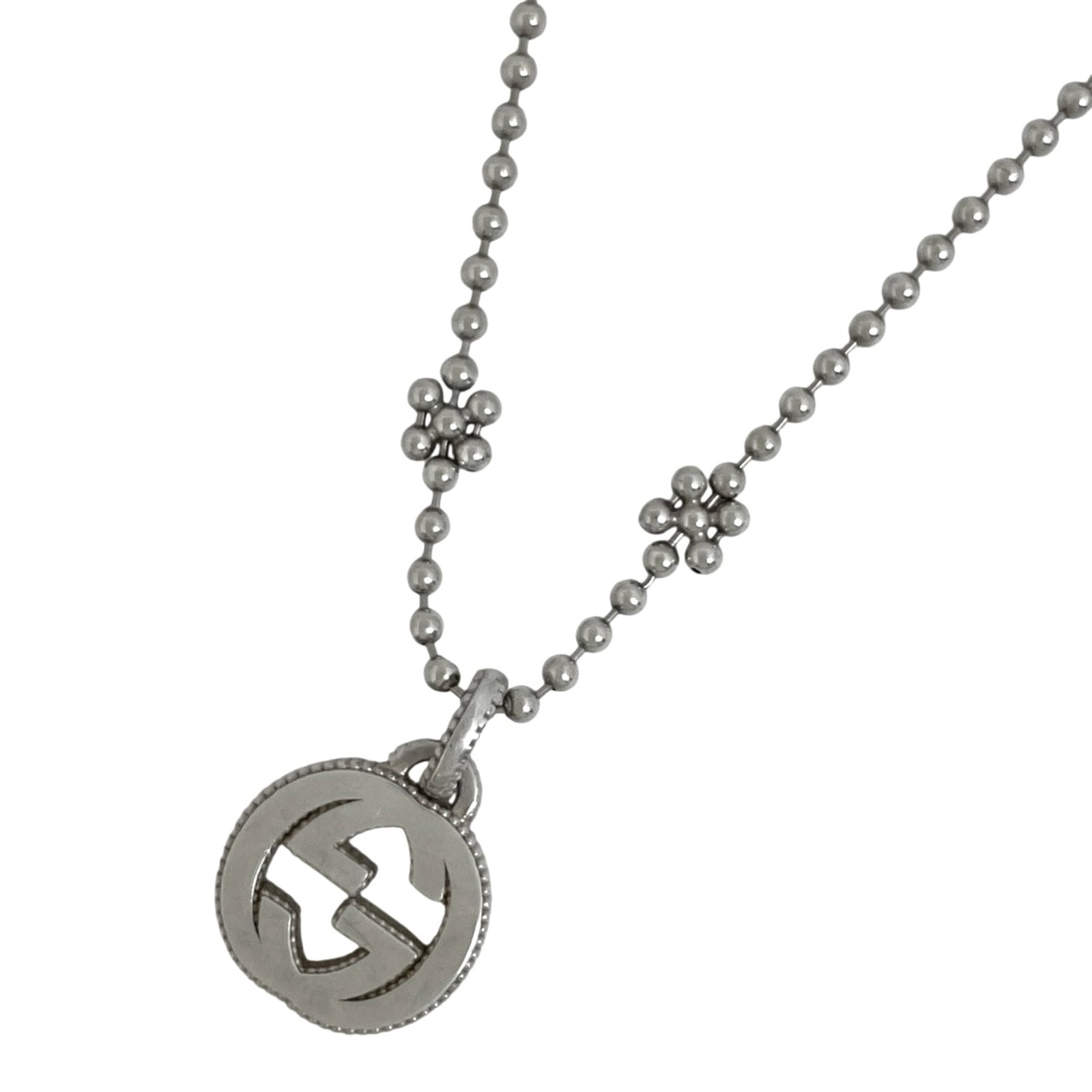 Gucci Interlocking G Necklace Round Sterling Silver 925 Silver Women'S: Gucci Interlocking G Necklace Round Sterling Silver 925 Silver Women'S The Gucci Interlocking G Necklace Round Sterling Silver 925 features a sleek and modern design with an interlocking 'G' pendant i
