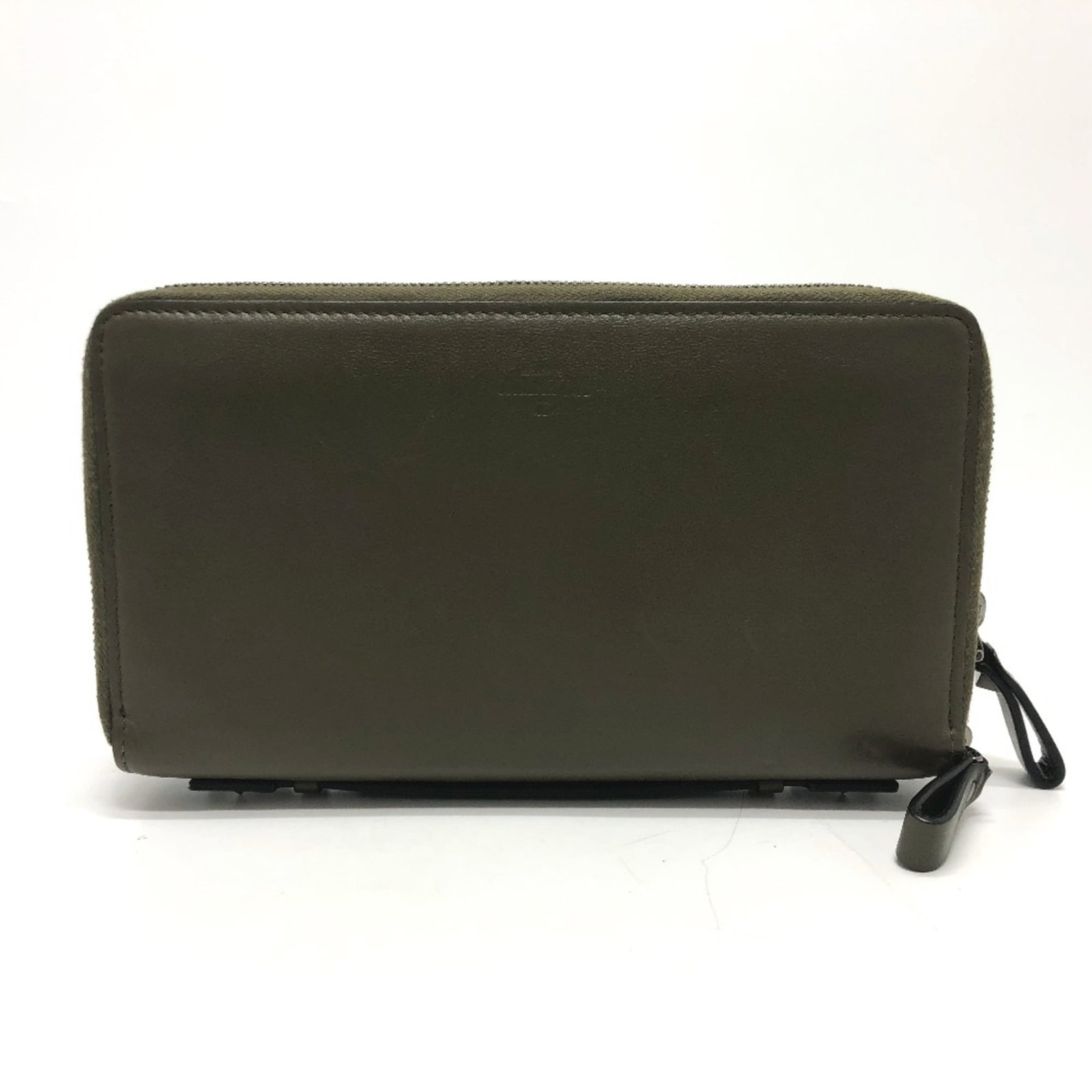 Valentino Garavani Long Wallet (Bi-Fold) Leather: Valentino Garavani Long Wallet (Bi-Fold) Leather Valentino Garavani Long Wallet (Bi-Fold) Leather - A stylish and practical accessory for everyday use. This bi-fold leather wallet features a classic