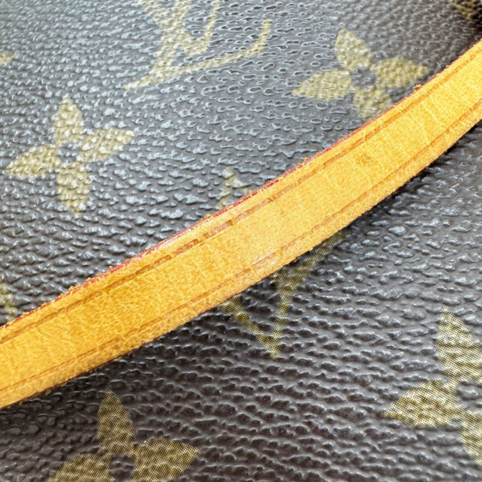 Louis Vuitton Pochette Pouch Monogram - 10