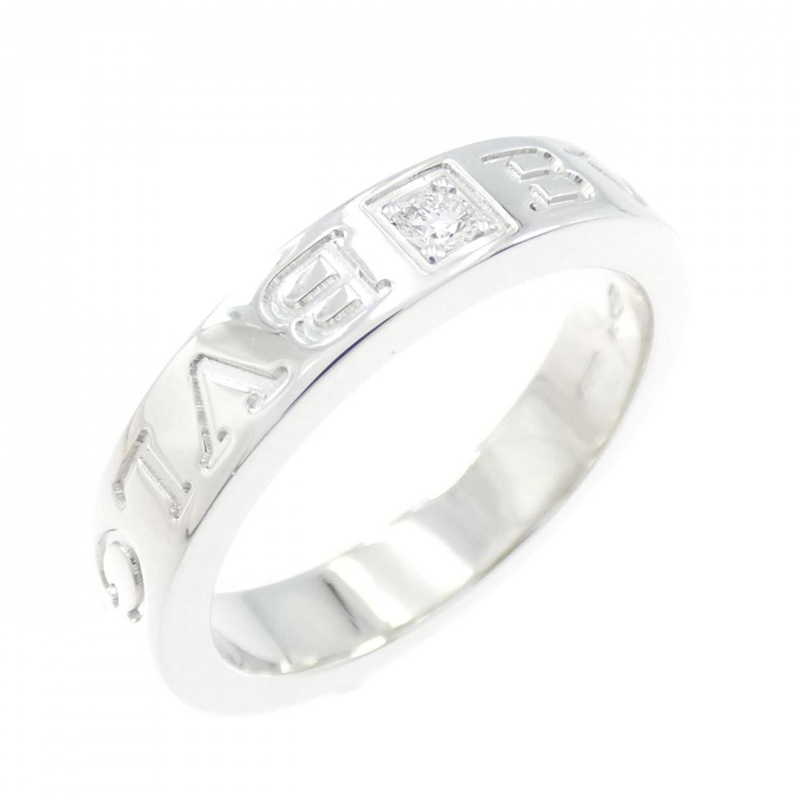 Bvlgari Band Ring White Gold (18K): Bvlgari Band Ring White Gold (18K) Bvlgari Band Ring White Gold (18K) is a stylish women's band ring featuring white gold (18K) material. The item has some scratches and dirt, but remains in very good