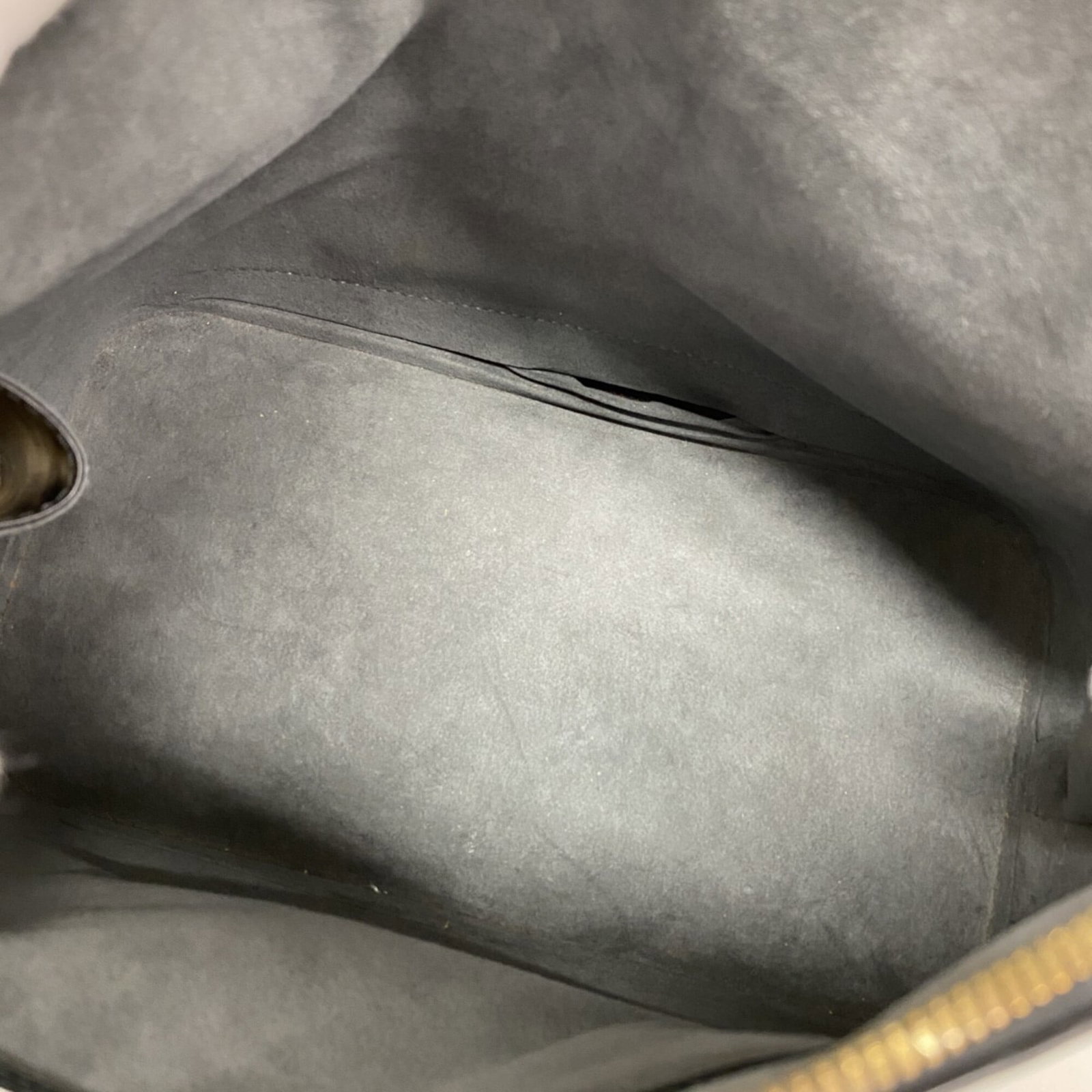 Louis Vuitton Handbag - 4