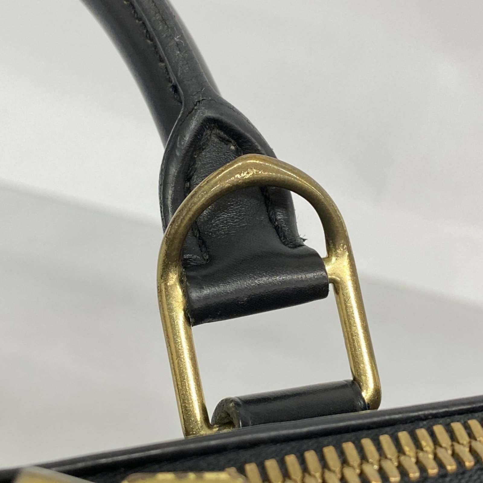 Louis Vuitton Handbag - 7