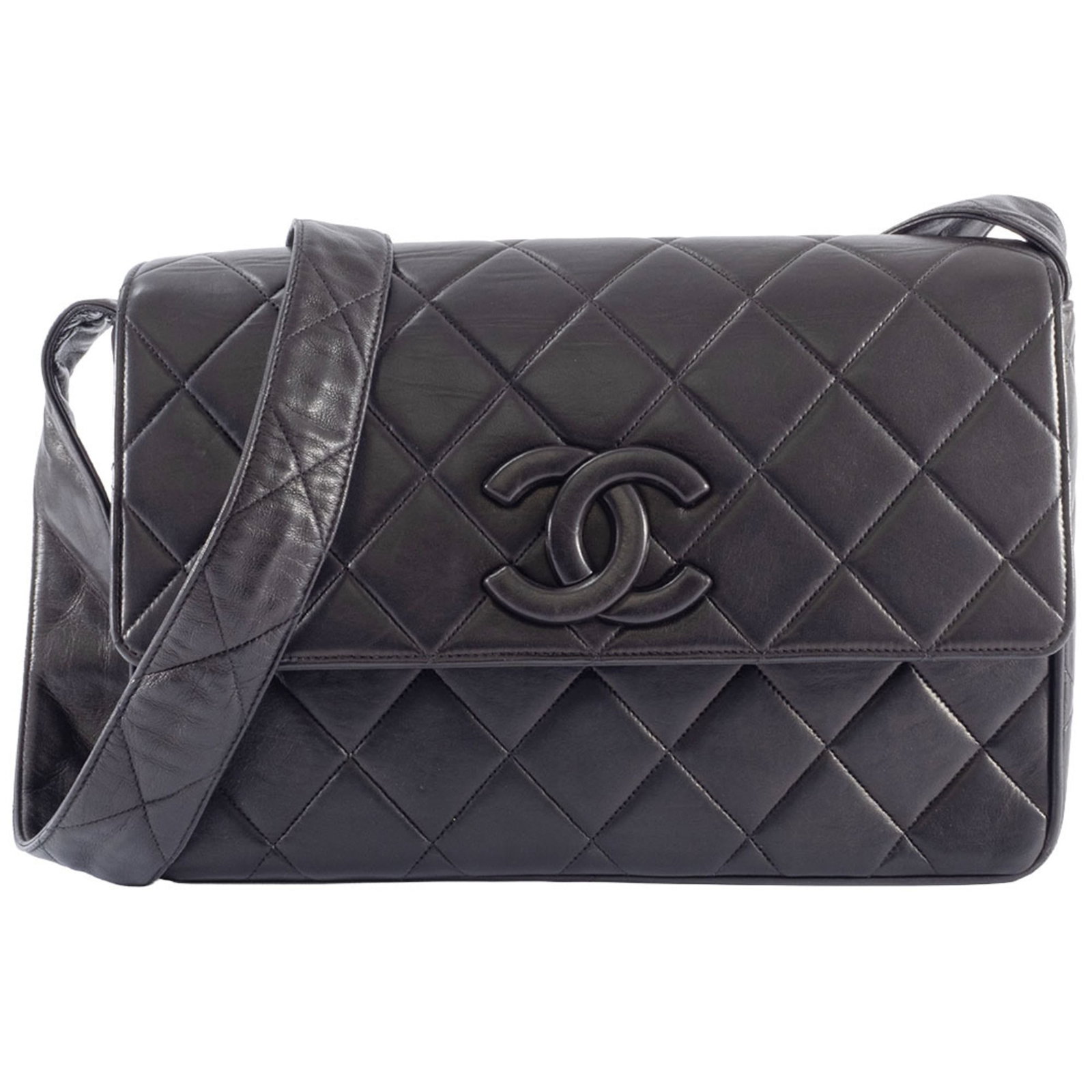 Chanel Shoulder Bag Leather: Chanel Shoulder Bag Leather The Chanel Shoulder Bag Leather features a timeless design with lambskin material and black color. With its classic shape and 110cm strap length, this shoulder bag is perfe