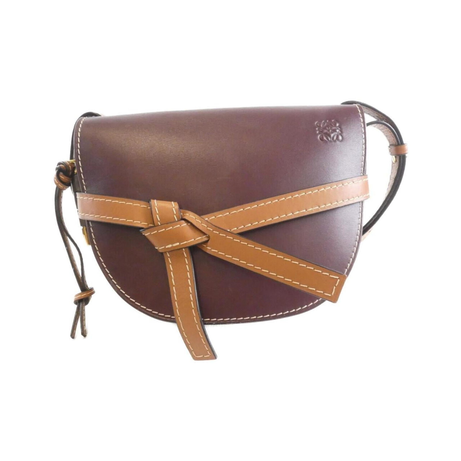 Loewe Shoulder Bag Leather: Loewe Shoulder Bag Leather The Bordeaux Loewe Shoulder Bag features rich, dark brown calfskin leather and gold hardware, adding a touch of sophistication to any outfit. With its classic design and ele