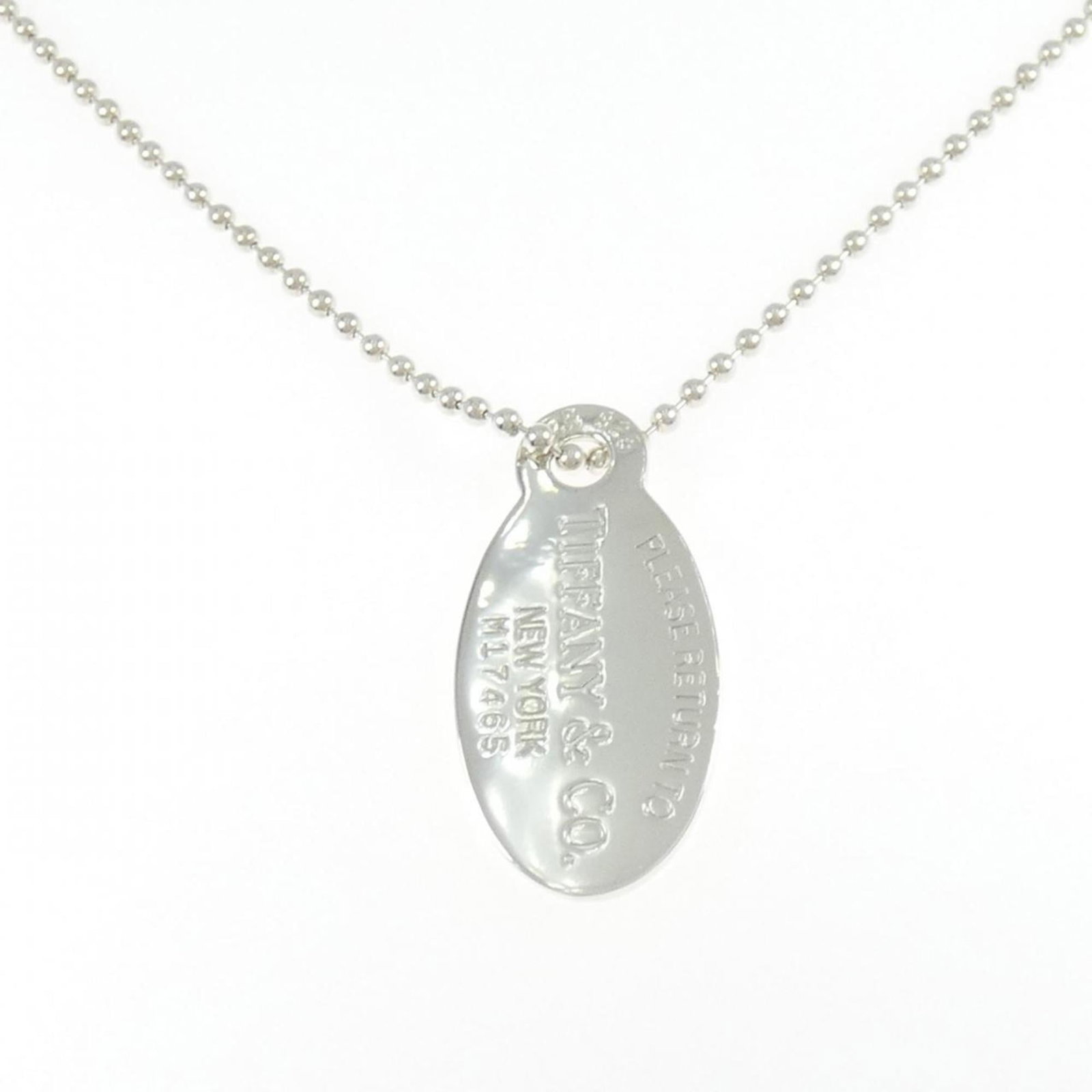 Tiffany Return To Necklace: Tiffany Return To Necklace Silver Tiffany Return To Necklace with a pendant size of 42.3mm x 20.7mm and a neck circumference of 86 cm / 33.85''. Made from 925 silver, this necklace features a nice ite
