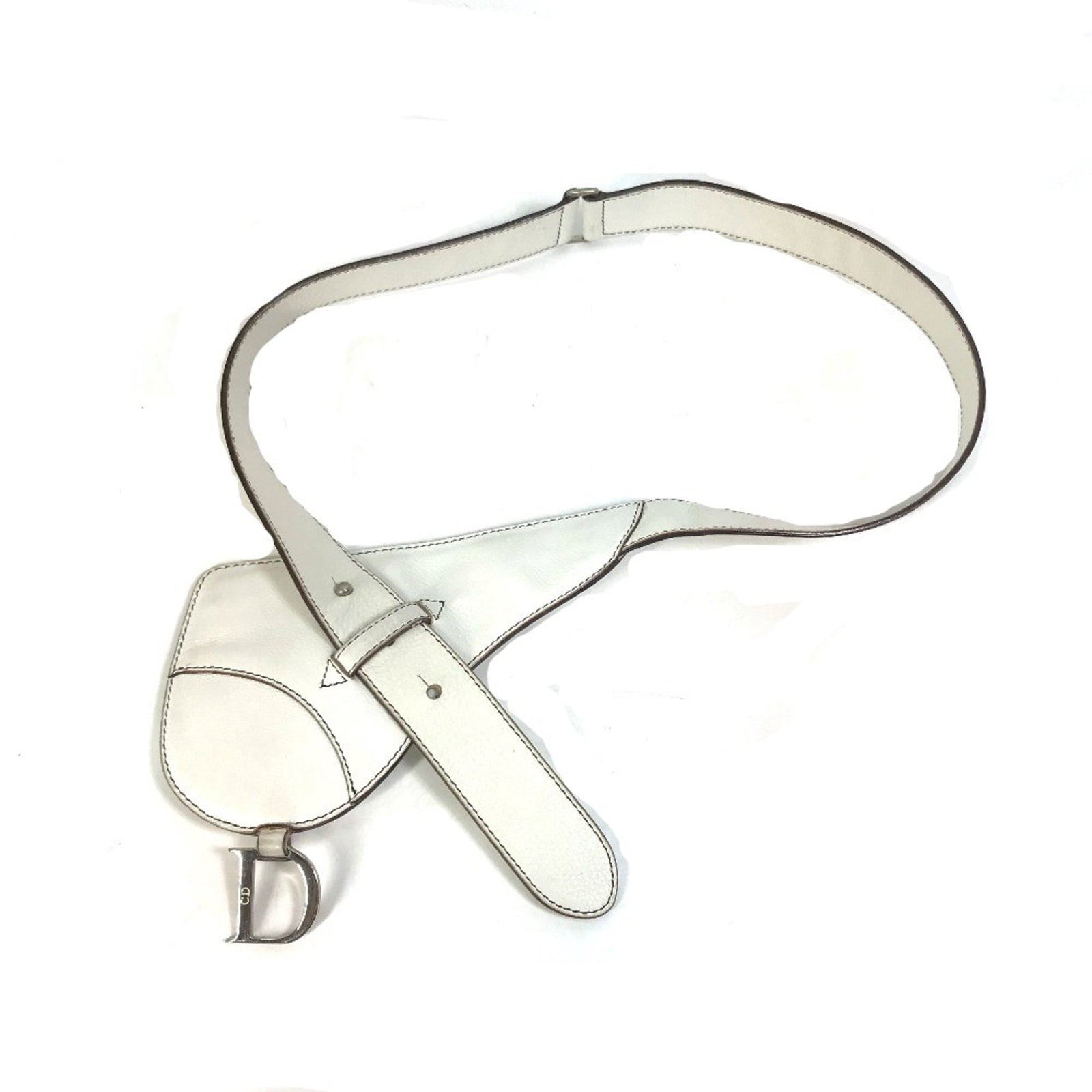 Christian Dior Other Leather: Christian Dior Other Leather White Christian Dior Other Leather Handbag. This pre-owned handbag features a classic design with clean lines and a timeless white leather finish. Measuring 9cm x 12cm (3.