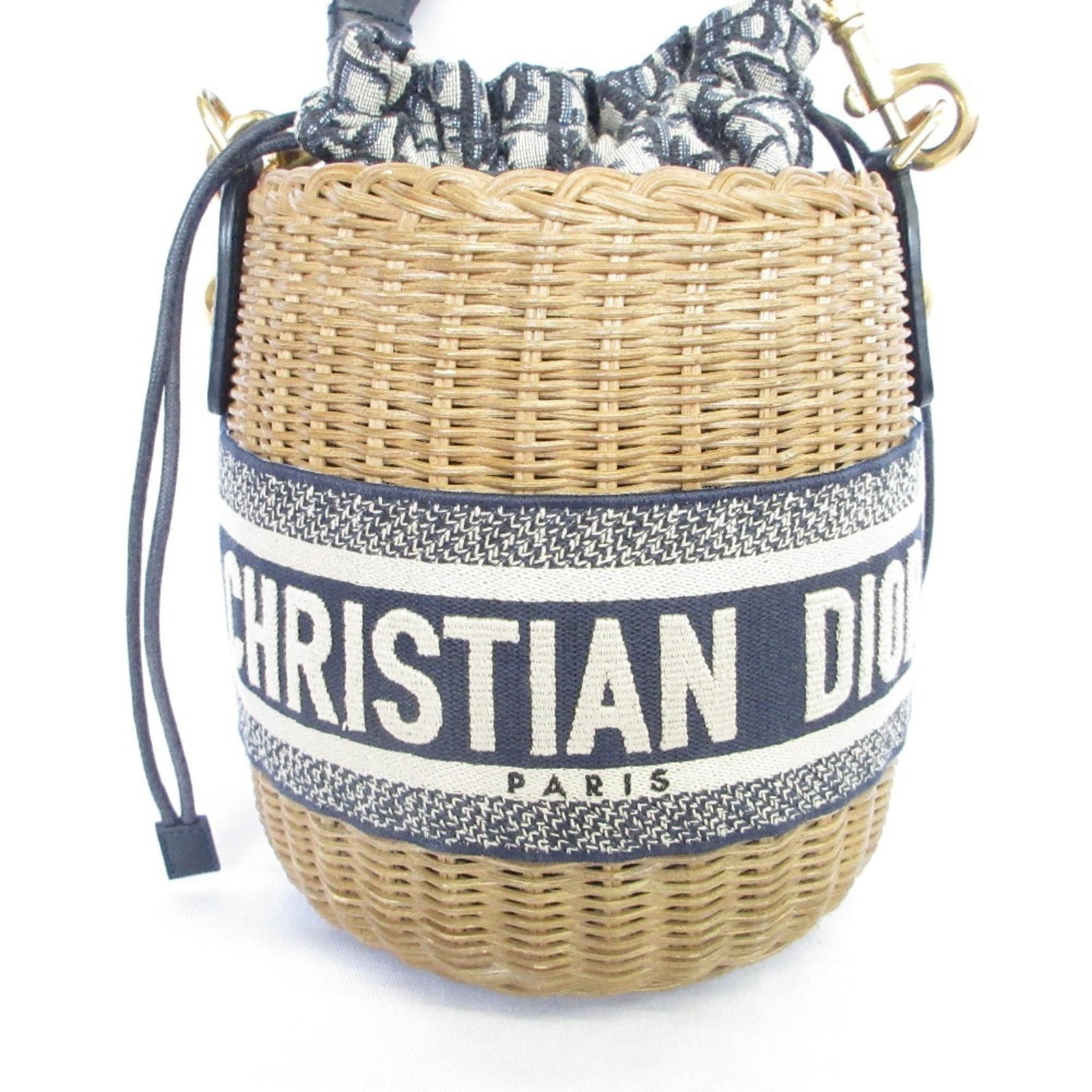 Christian Dior Shoulder Bag: Christian Dior Shoulder Bag Navy Christian Dior shoulder bag with clean lines and classic design. Measuring 20cm x 26cm x 16cm, this stylish bag features a timeless silhouette perfect for everyday