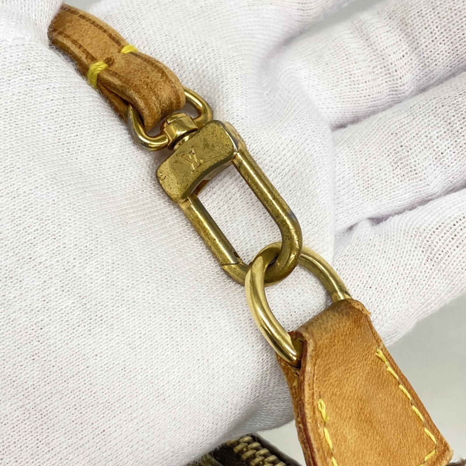 Louis Vuitton Pouch - 8