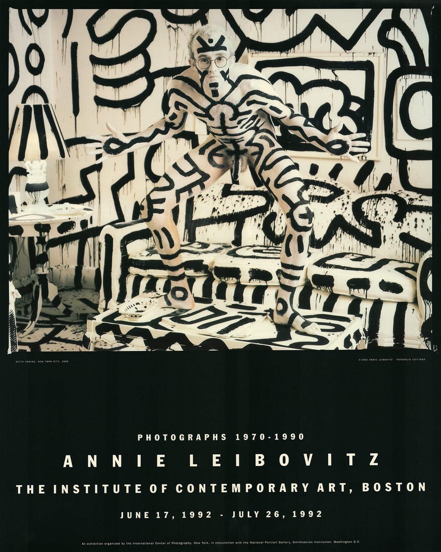 Nude Keith Haring Painted Annie Leibovitz 30" x 24: Nude Keith Haring Painted Annie Leibovitz 30" x 24 Offset lithograph of Keith Haring painted nude by Annie Leibovitz, created in 1992. This 30 x 24 inch print features a striking image with an edition