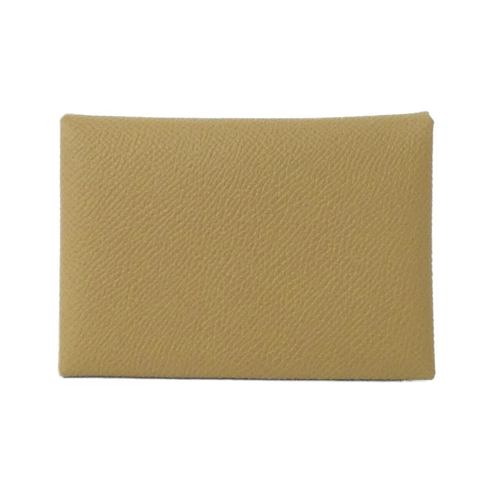 Hermes Coin Purse/Coin Case Epsom Leather: Hermes Coin Purse/Coin Case Epsom Leather The Hermes Coin Purse/Coin Case Epsom Leather boasts a classic design with clean lines and subtle beige color. Made from high-quality Epsom leather, this