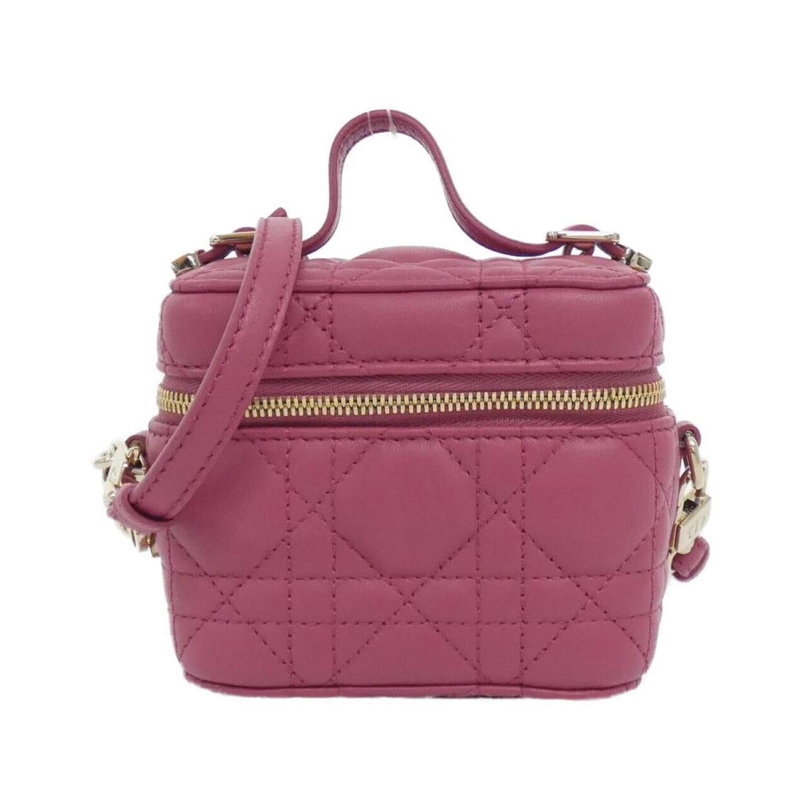 Christian Dior Handbag Shoulder Bag Vanity Bag Leather: Christian Dior Handbag Shoulder Bag Vanity Bag Leather This Christian Dior handbag shoulder bag vanity bag features luxurious lambskin leather in a beautiful pink hue. With its classic design and