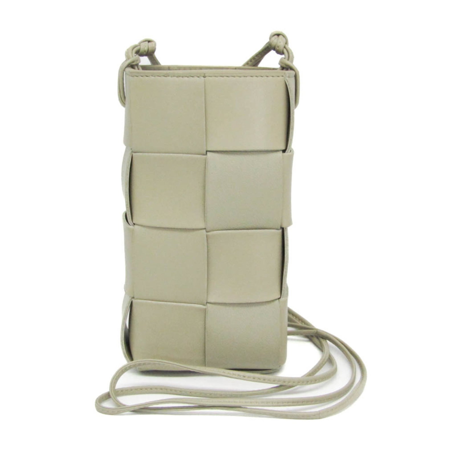 Bottega Veneta Shoulder Bag Leather: Bottega Veneta Shoulder Bag Leather The Bottega Veneta Shoulder Bag Leather features a timeless gray khaki color and sleek magnetic snap closure. Made from high-quality leather, this shoulder bag meas
