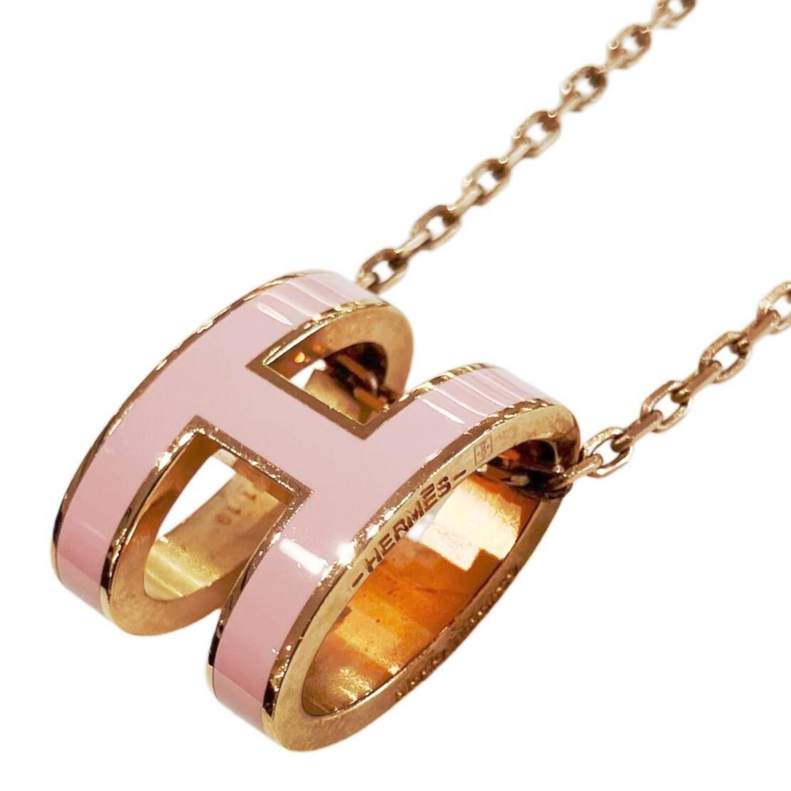 Hermes Pop Ash Necklace H Metal Pink Gold Women'S: Hermes Pop Ash Necklace H Metal Pink Gold Women'S The Hermes Pop Ash Necklace in pink gold features a delicate 1.7mm x 1.2mm pendant suspended from a 40 cm / 15.74'' chain. This iconic design showcase