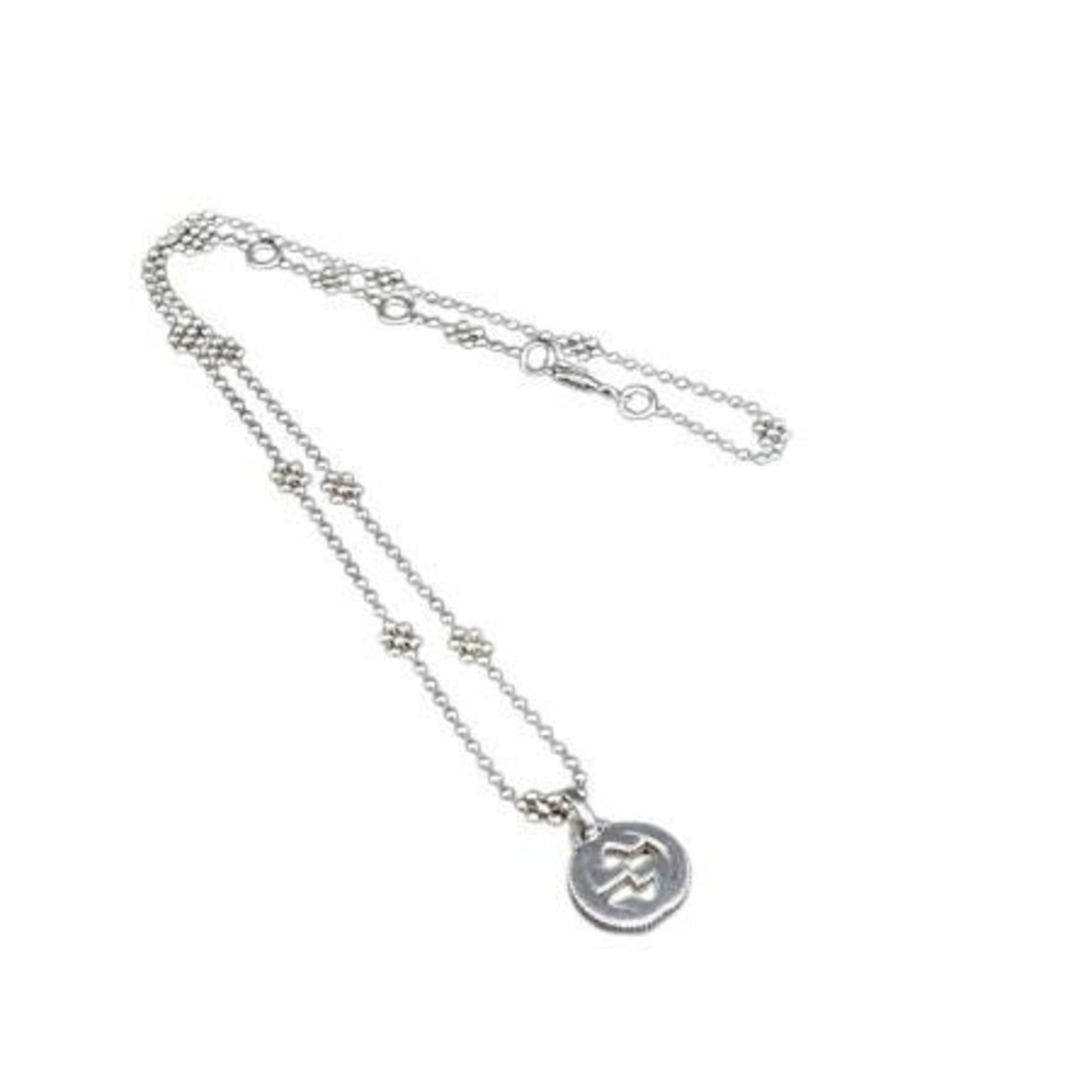 Gucci Interlocking G Necklace In Silver Sv925 For Women: Gucci Interlocking G Necklace In Silver Sv925 For Women The Gucci Interlocking G Necklace in Silver 925 features a sleek and modern design with an interlocking G pendant. Made from high-quality silver