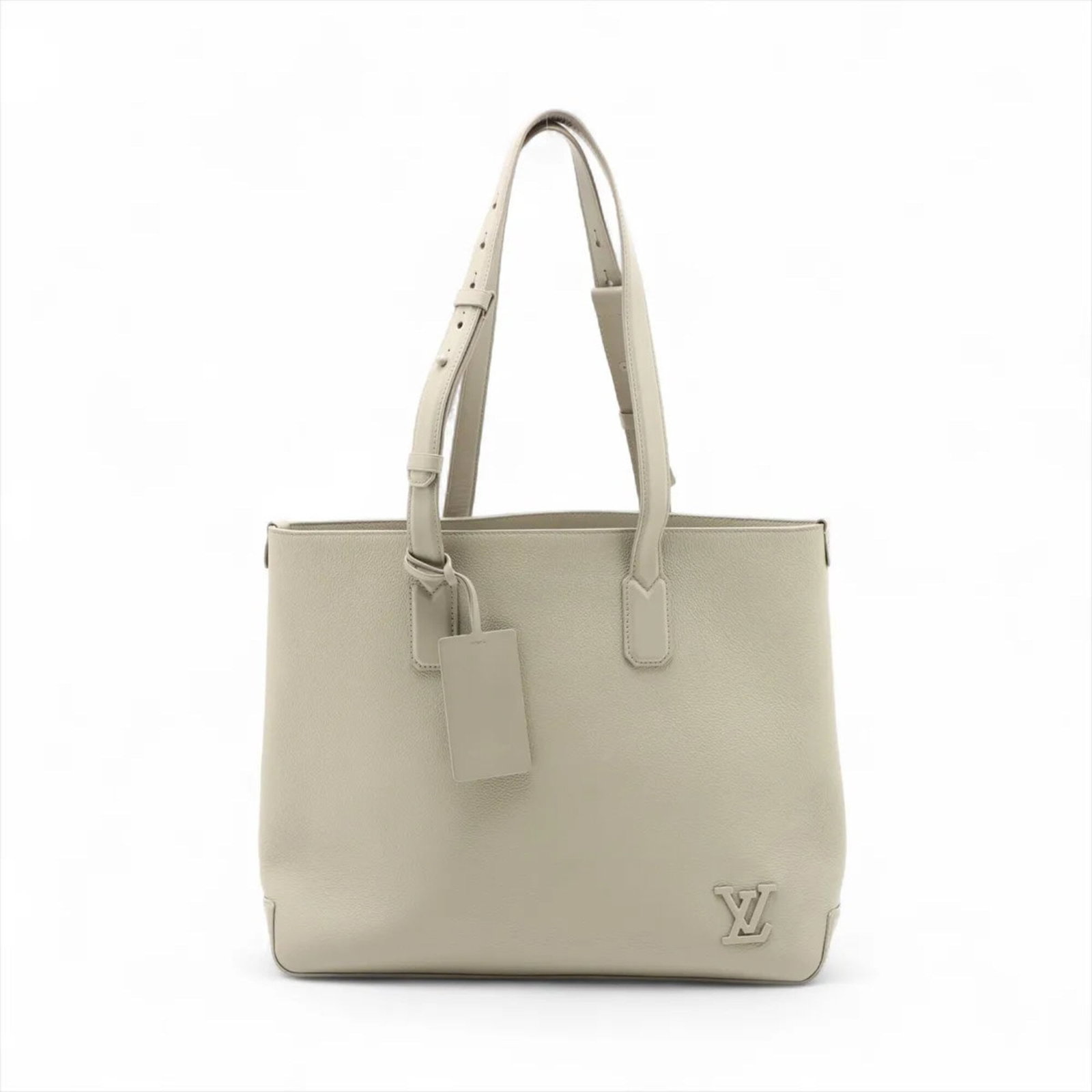 Louis Vuitton Tote Bag Leather: Louis Vuitton Tote Bag Leather The Louis Vuitton Tote Bag Leather is a high-quality, used tote bag made from genuine leather. Measuring 31cm x 38cm x 13cm, it features a classic design with some minor