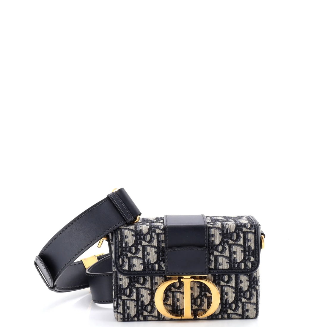 Dior box oblique canvas bag 30 Montaigne Christian: Dior box oblique canvas bag 30 Montaigne Christian The Dior box oblique canvas bag 30 Montaigne Christian features a striking blue canvas exterior with gold hardware and a classic cross-body design. M