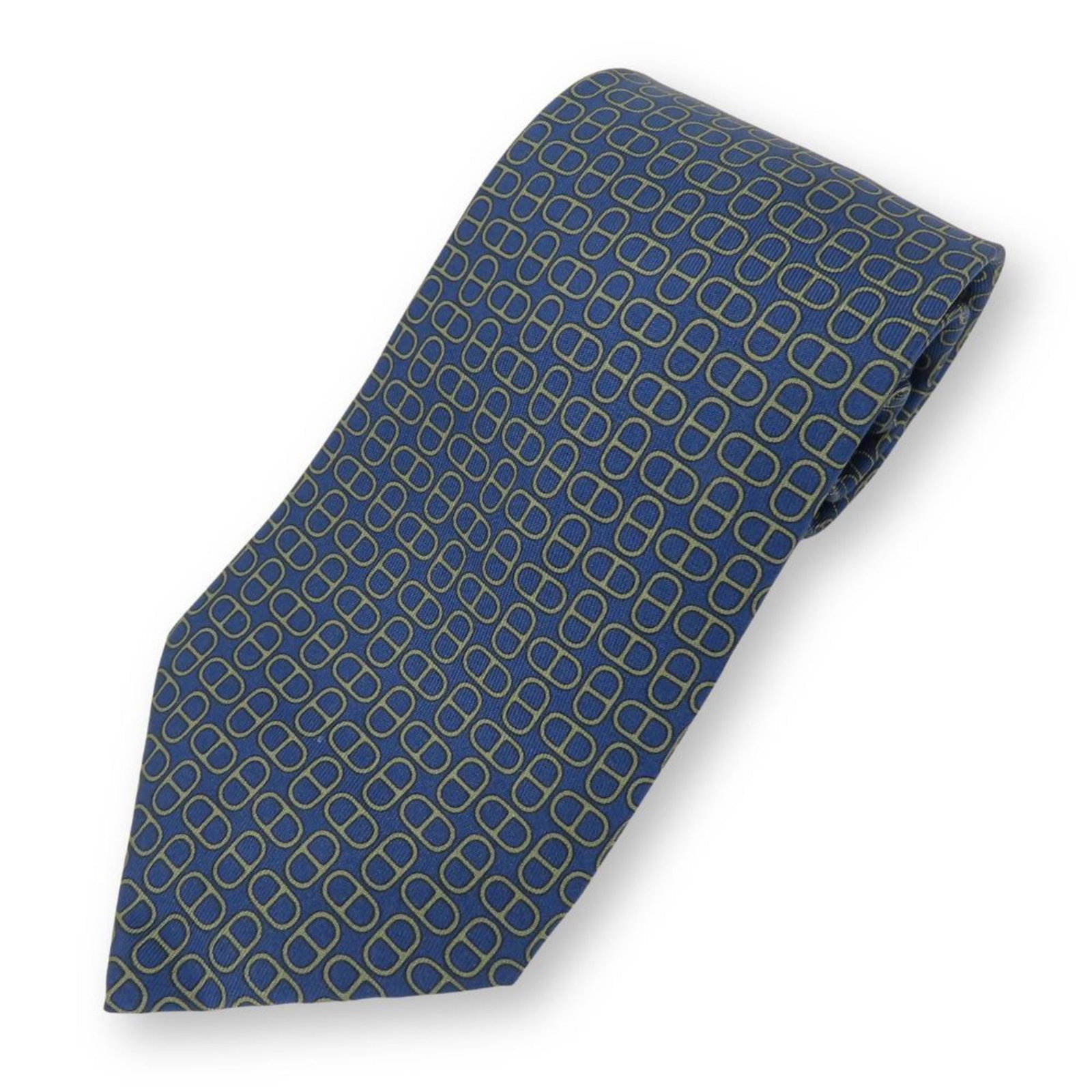 Hermes Cravat Silk: Hermes Cravat Silk Used Hermes Cravat Silk in navy color, made from high-quality silk with a total length of 154cm and width of 9.5cm, bearing minor traces of usage and some scratches/dirt. This crava