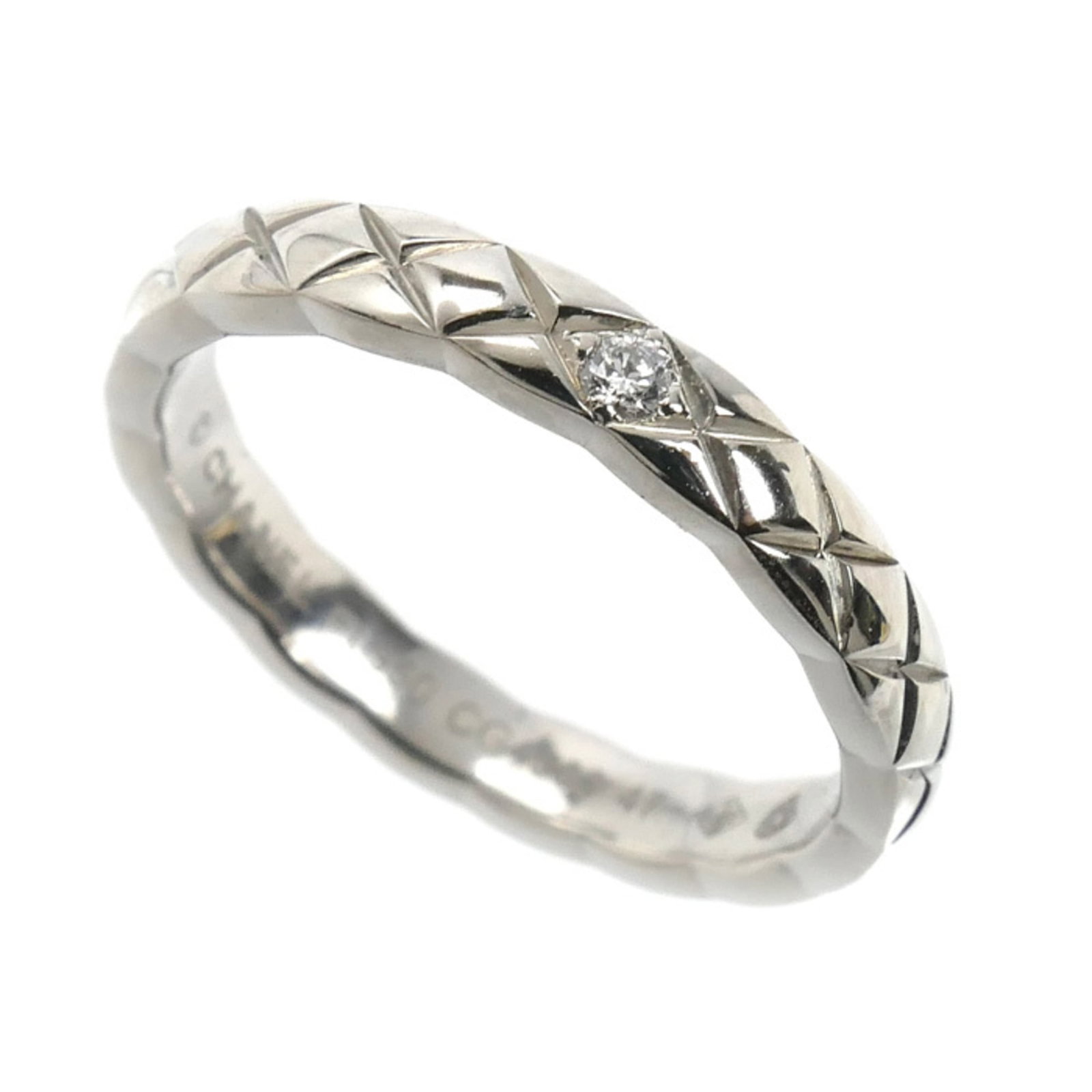 Chanel Band Ring Platinum 950: Chanel Band Ring Platinum 950 Platinum 950 band ring from Chanel features a diamond stone and is made of high-quality platinum. The ring has some minor scratches and dirt, but remains in very good con