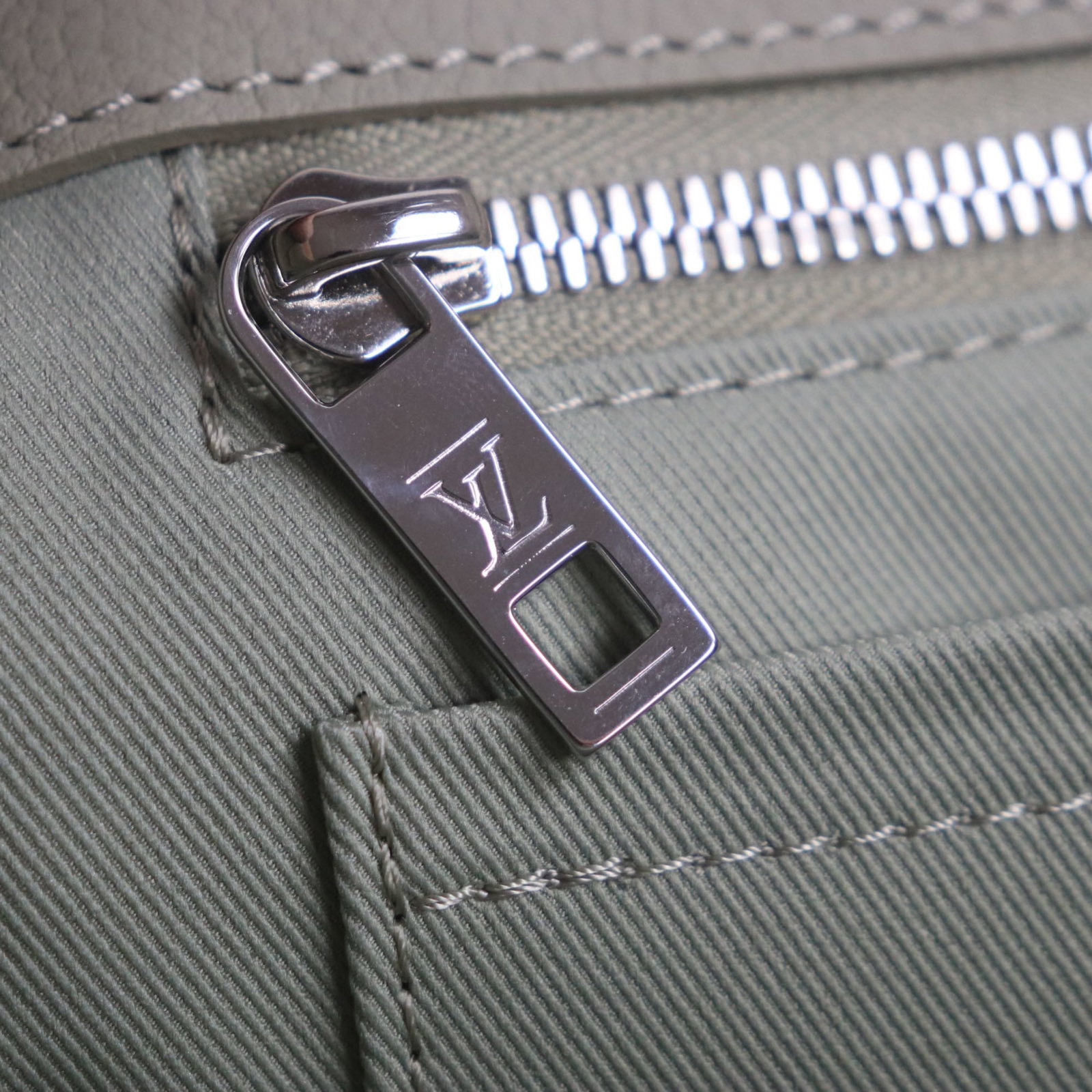Louis Vuitton Tote Bag - 11