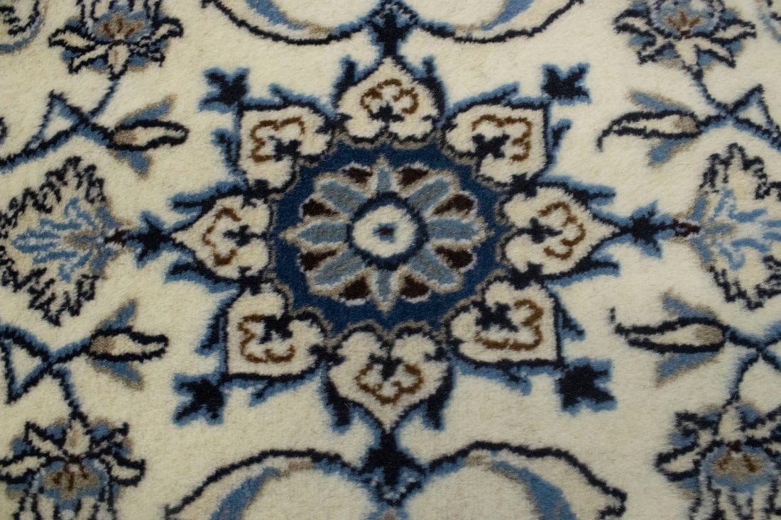 Small Plum Oriented Rug - 7