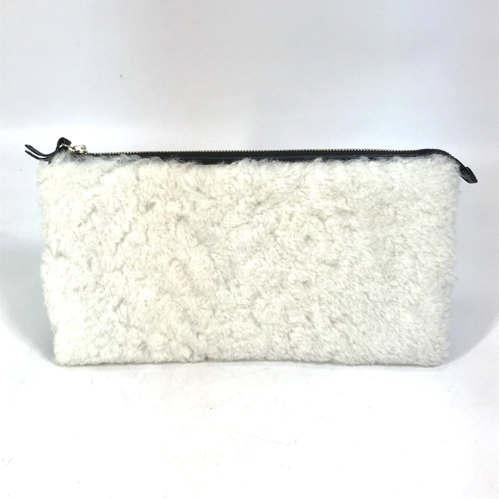Balenciaga Clutch Bag Leather: Balenciaga Clutch Bag Leather The Balenciaga Clutch Bag Leather is a sleek and sophisticated accessory. Measuring 27.5cm x 15cm in width and height, this black leather clutch features a classic design
