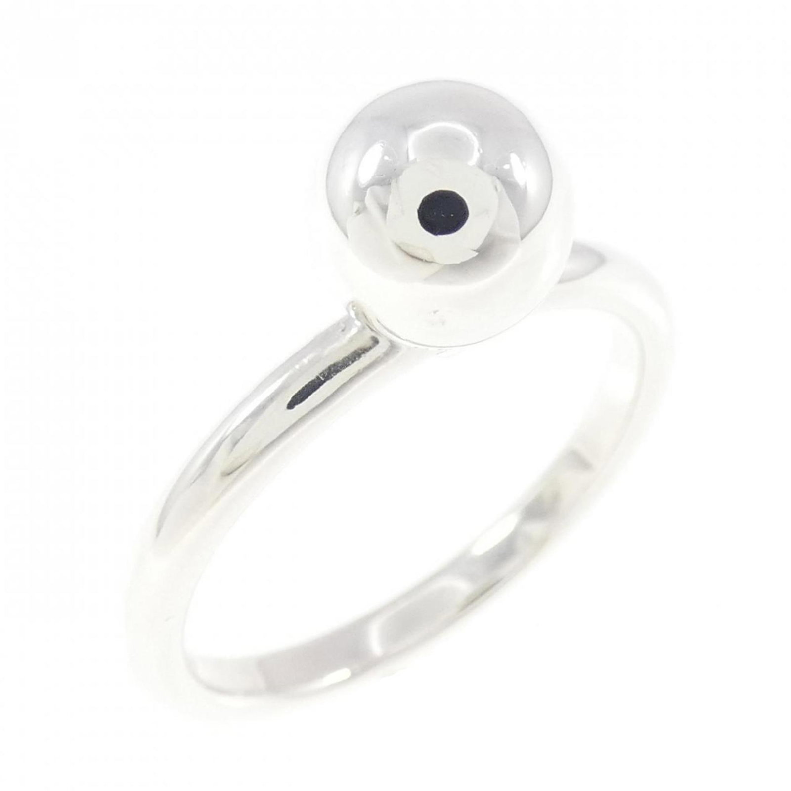 Tiffany Band Ring Silver 925: Tiffany Band Ring Silver 925 The Tiffany Band Ring Silver 925 boasts a sleek and sophisticated design, crafted from high-quality silver 925 material. With its classic band style, this ring features a 
