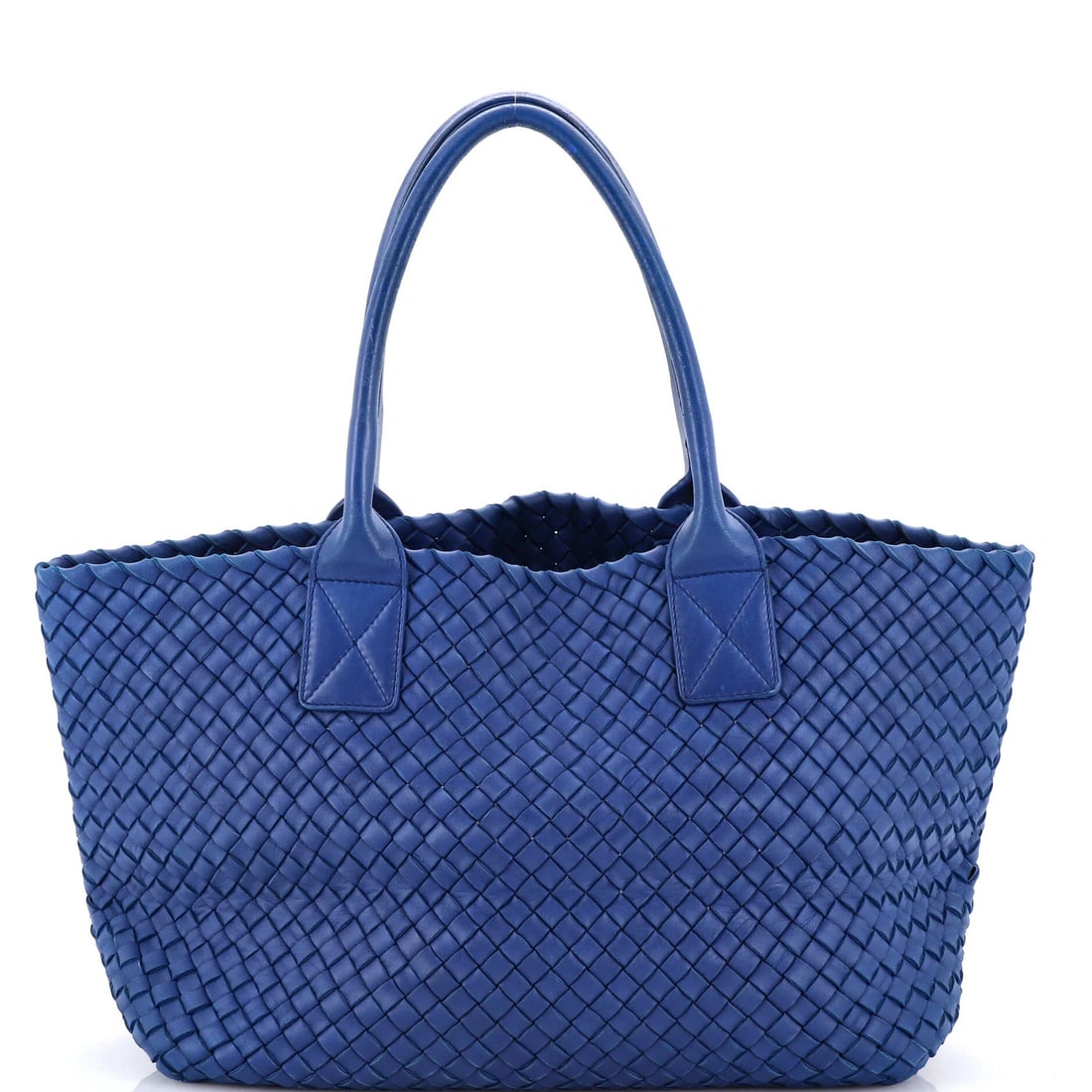 Cabat Veneta Bottega Nappa Tote Intrecciato Medium: Cabat Veneta Bottega Nappa Tote Intrecciato Medium The Cabat Veneta Bottega Nappa Tote Intrecciato Medium features a striking blue exterior with an intricate Intrecciato pattern, showcasing the