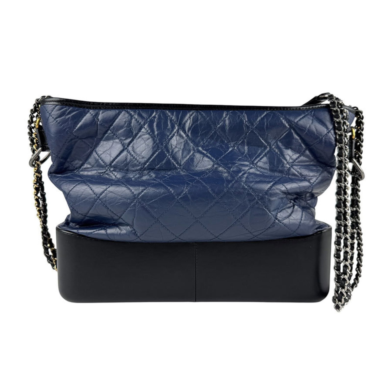 Chanel Shoulder Bag Leather: Chanel Shoulder Bag Leather Navy leather shoulder bag from Chanel, featuring classic design and timeless elegance. The bag has traces of usage with minor scratches and dirt visible, but remains in