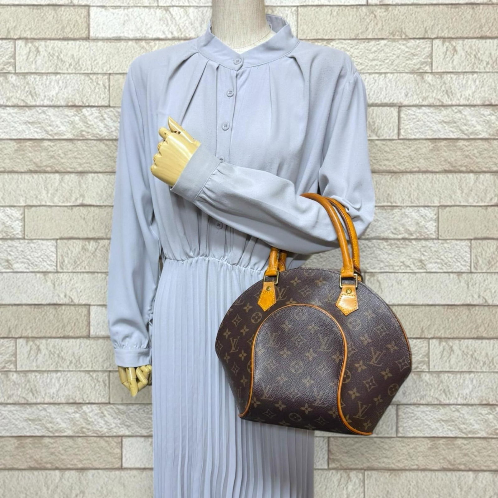 Louis Vuitton Handbag Monogram - 2
