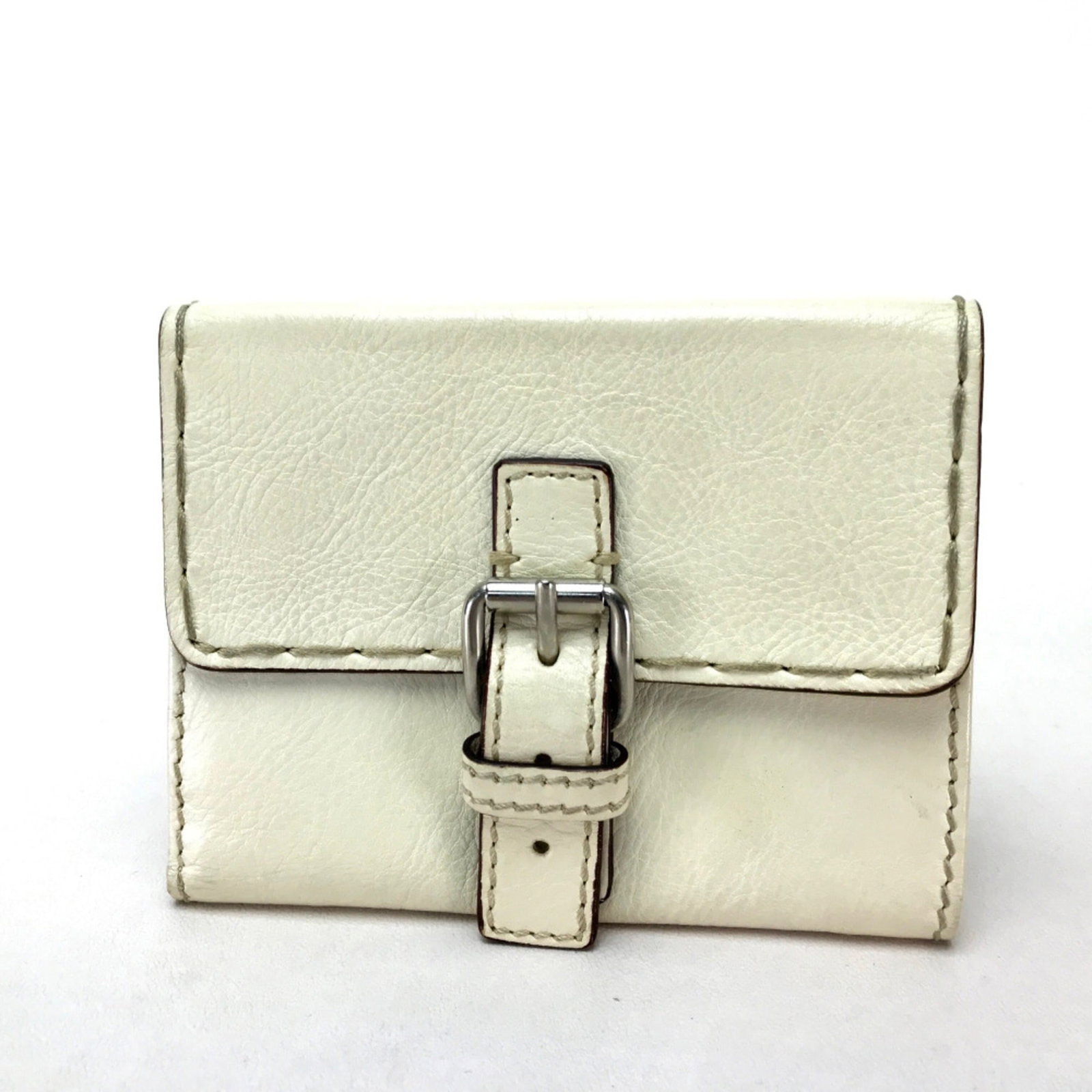 Chlo Wallet (Bi-Fold) Leather: Chlo Wallet (Bi-Fold) Leather Chlo Wallet (Bi-Fold) Leather - A timeless and elegant accessory for everyday use. This beige leather bi-fold wallet features a classic design with a compact size of