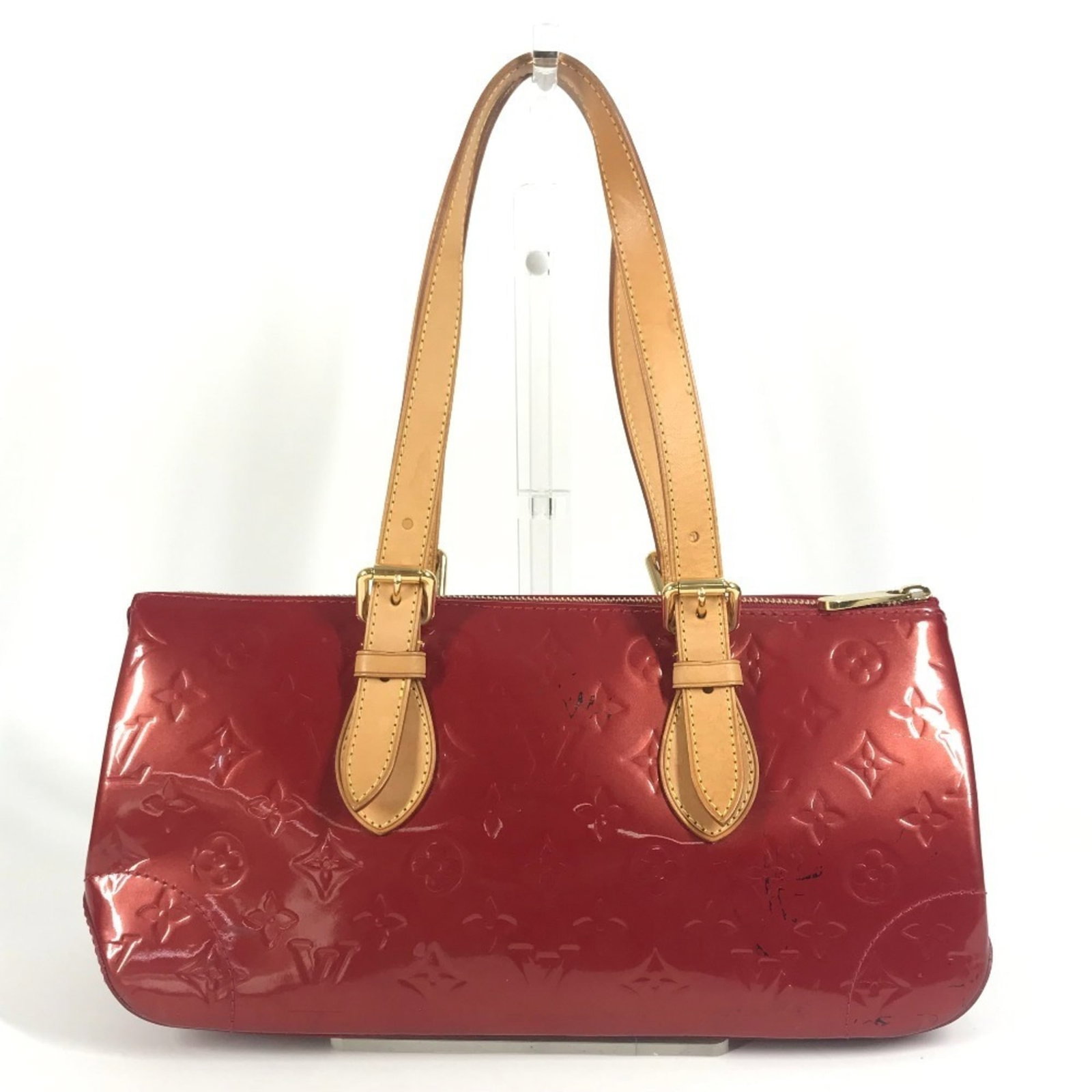 Louis Vuitton Shoulder Bag Tote Bag Monogram Vernis: Louis Vuitton Shoulder Bag Tote Bag Monogram Vernis The Louis Vuitton Shoulder Bag Tote Bag Monogram Vernis in Pomme D'Amour red features the iconic monogram pattern in a rich, vibrant hue. With its c