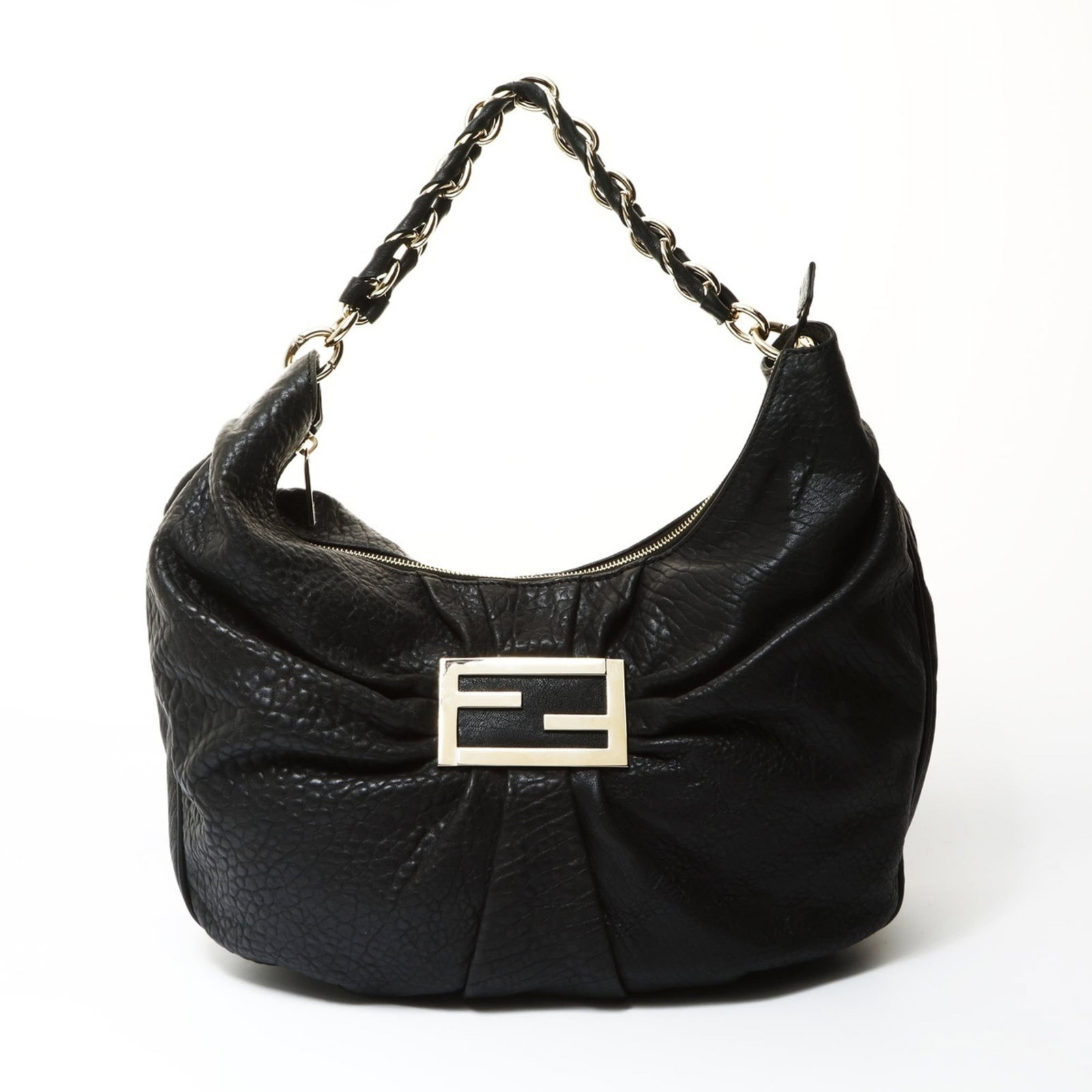 Fendi Shoulder Bag Leather: Fendi Shoulder Bag Leather The Fendi Shoulder Bag Leather is a timeless piece with a sleek black leather finish. Measuring 33cm x 45cm x 10cm, this shoulder bag boasts a classic design and sturdy cons