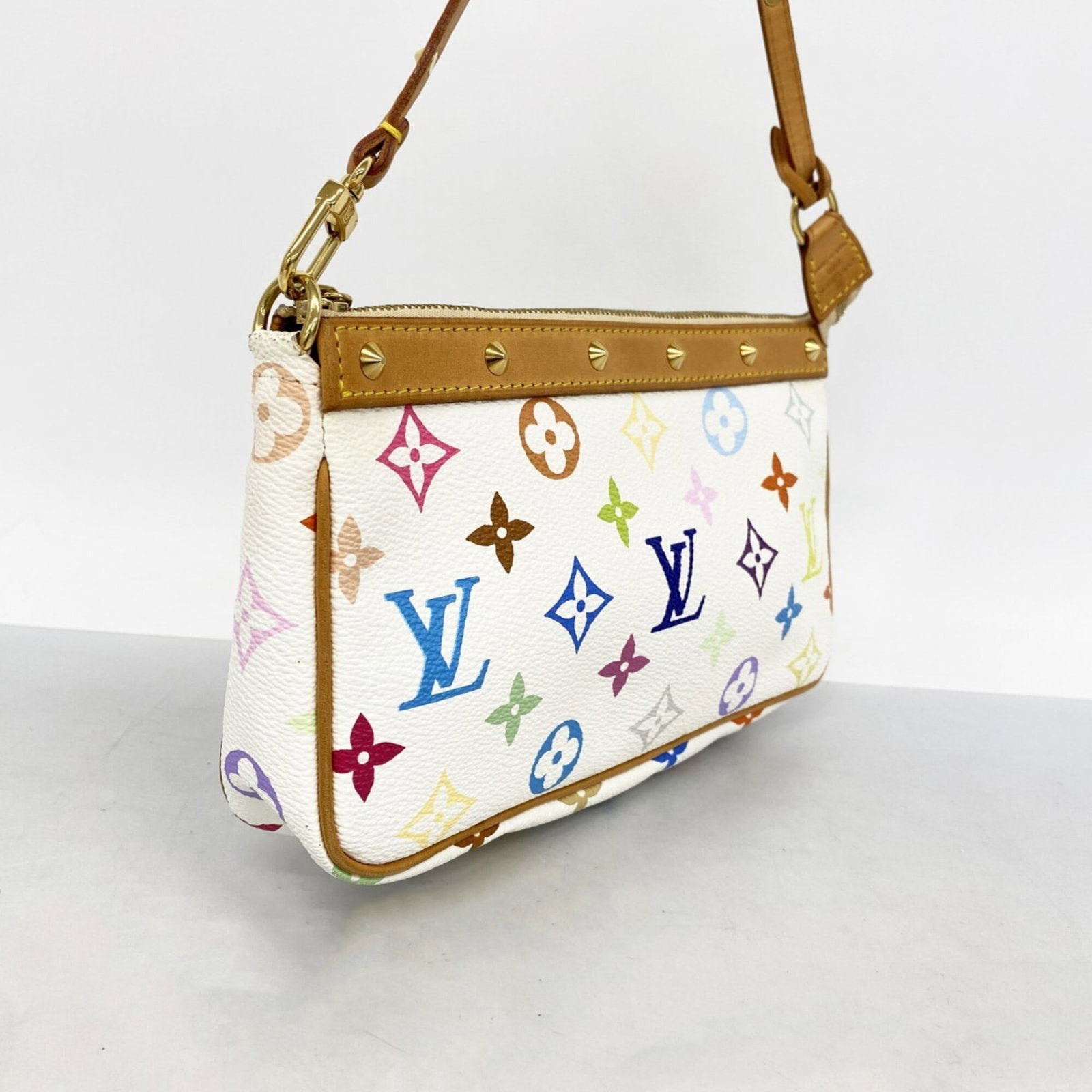Louis Vuitton Pouch - 2