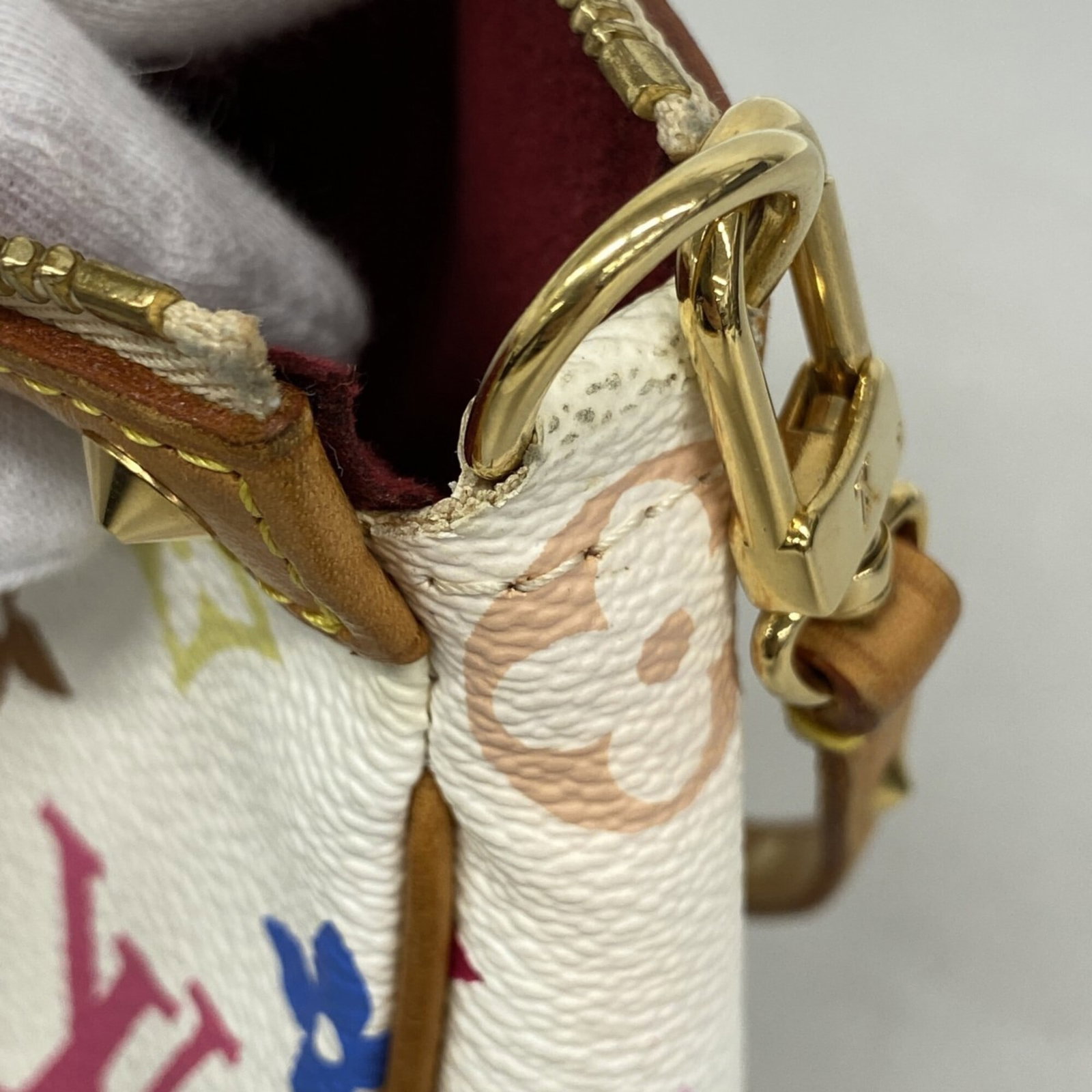 Louis Vuitton Pouch - 6