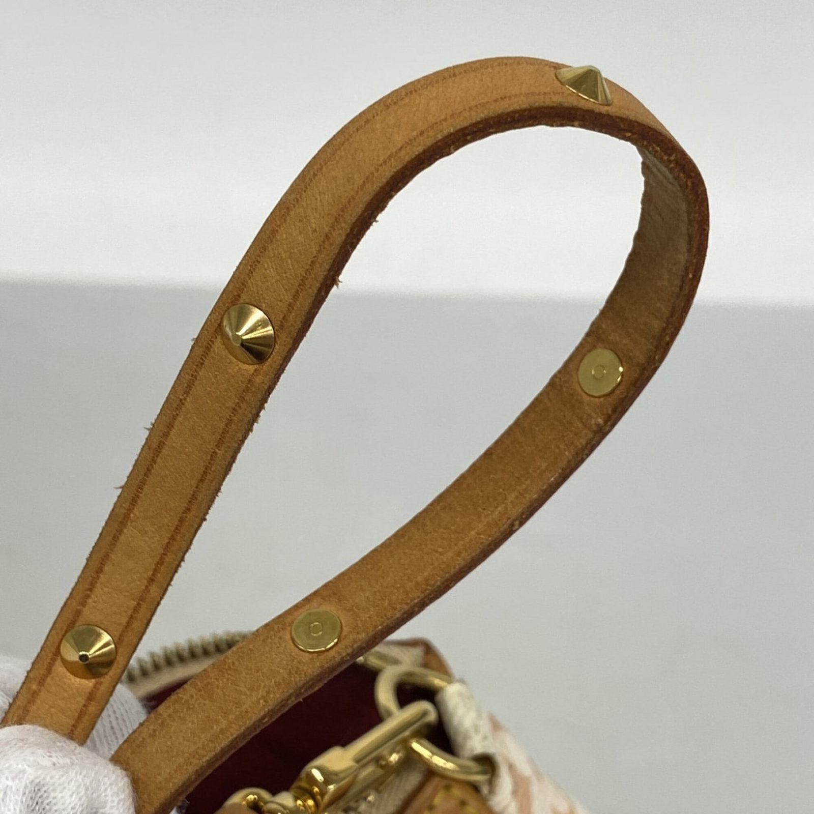 Louis Vuitton Pouch - 8