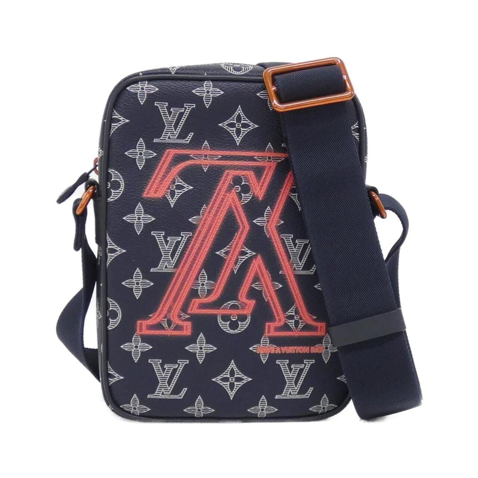 Louis Vuitton Shoulder Bag Coated Canvas: Louis Vuitton Shoulder Bag Coated Canvas This Louis Vuitton Shoulder Bag Coated Canvas is a stylish and versatile accessory. Featuring a durable coated canvas material, its blue hue adds a touch of so