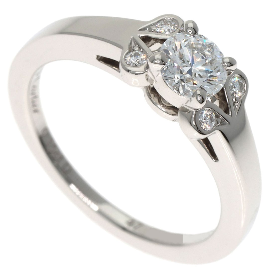 Platinum Pt950 diamond ballerina ring: Platinum Pt950 diamond ballerina ring Platinum Pt950 diamond ballerina ring features a D color diamond with a total carat weight of 0.35ct, set in platinum metal. The ring's silver exterior and 950