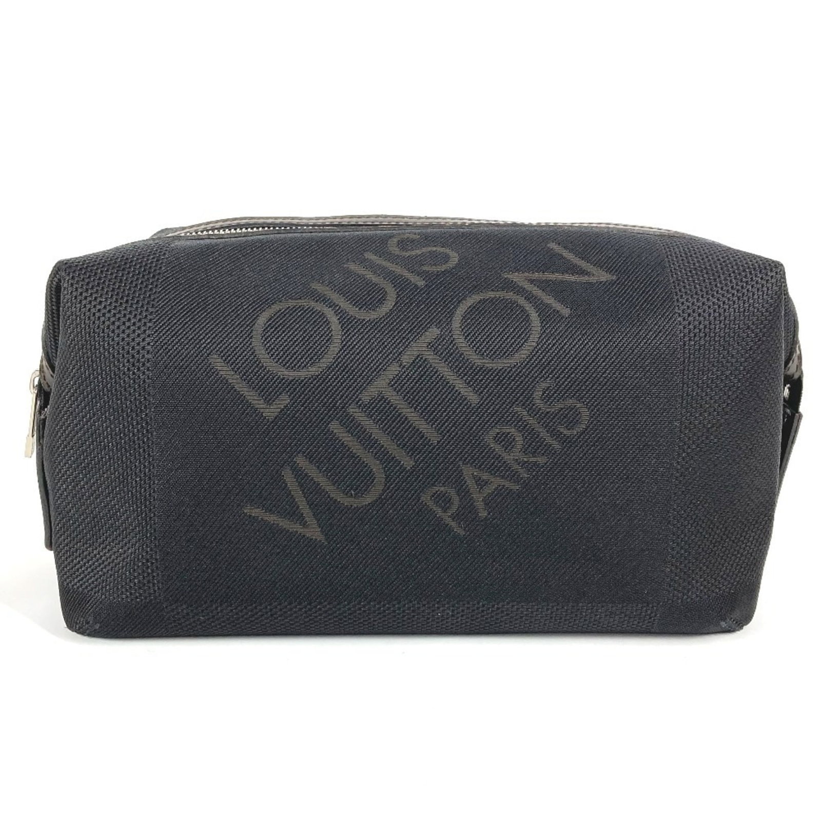 Louis Vuitton Clutch Bag Pouch Damier Geant: Louis Vuitton Clutch Bag Pouch Damier Geant The Louis Vuitton Clutch Bag Pouch Damier Geant is a stylish and iconic accessory featuring the classic Damier Geant pattern. This black clutch bag measures