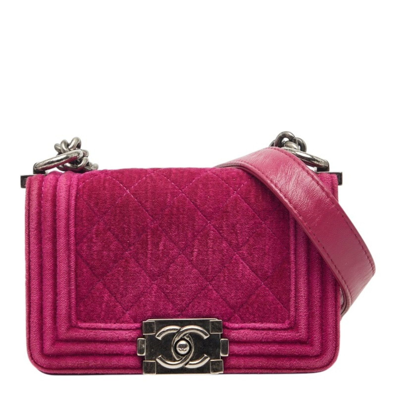 Chanel Shoulder Bag Leather: Chanel Shoulder Bag Leather Chanel Shoulder Bag Leather for sale. This pink velour leather shoulder bag features a classic design with a 10cm x 15cm x 5cm size and a worn-in look due to traces of usag