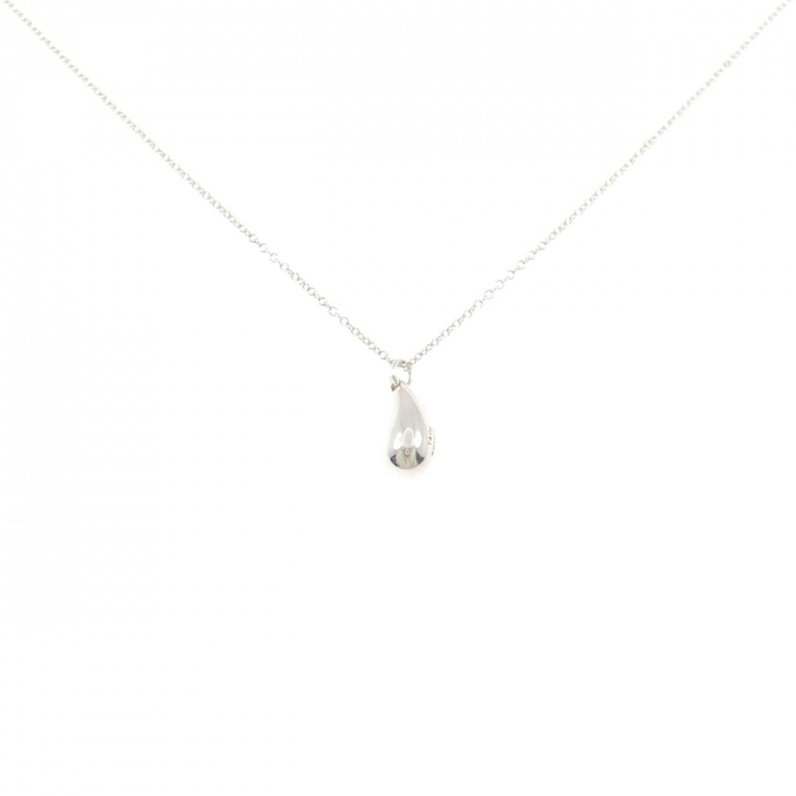 Tiffany Teardrop Necklace: Tiffany Teardrop Necklace The Tiffany Teardrop Necklace boasts elegant lines and understated sophistication with its sterling silver 925 construction. Measuring 12.4mm x 5.7mm, this delicate pendant i