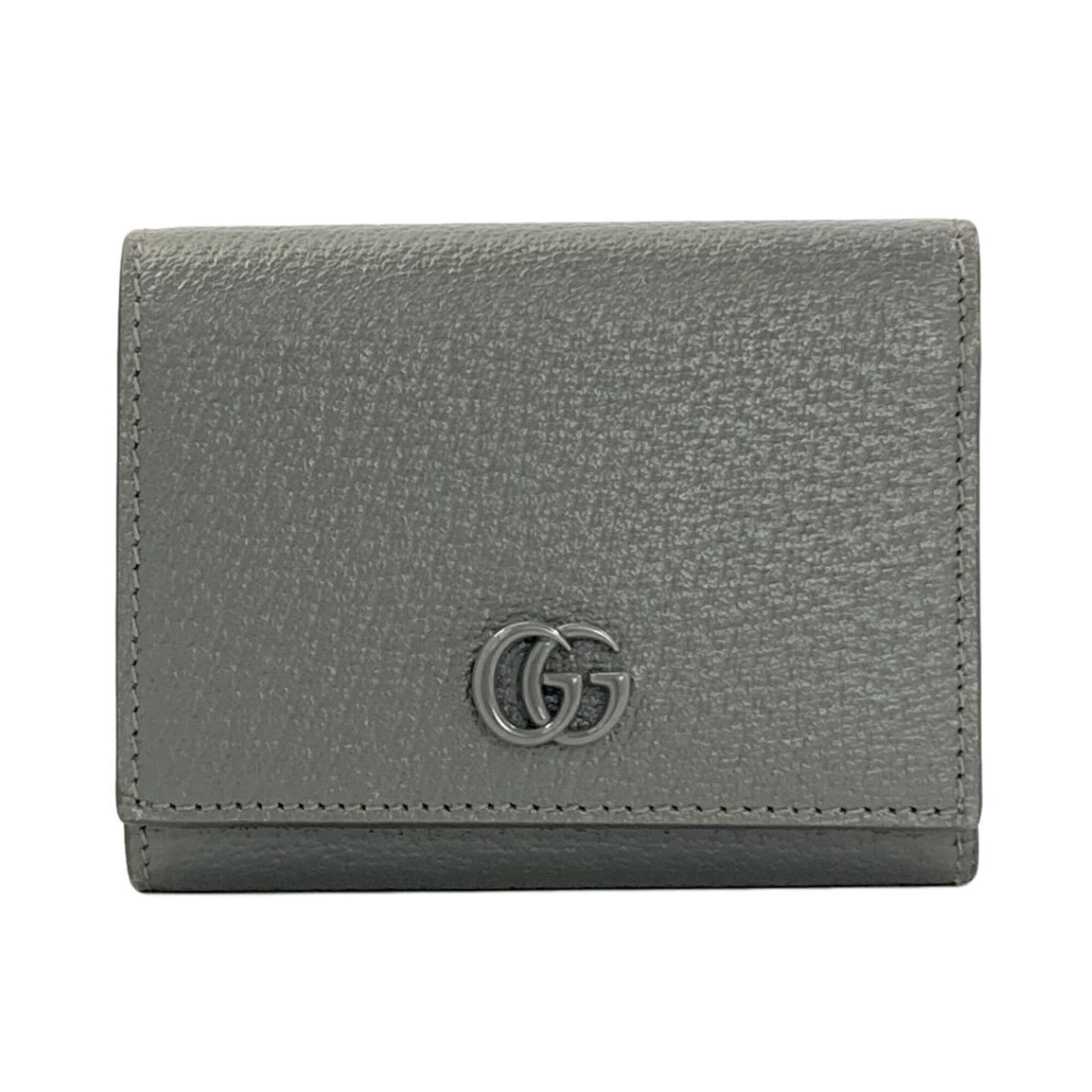 Gucci Wallet (Tri-Fold) Leather: Gucci Wallet (Tri-Fold) Leather Gucci's iconic tri-fold leather wallet features a sleek gray color and premium craftsmanship. With its classic design and sturdy construction, this used wallet remains 